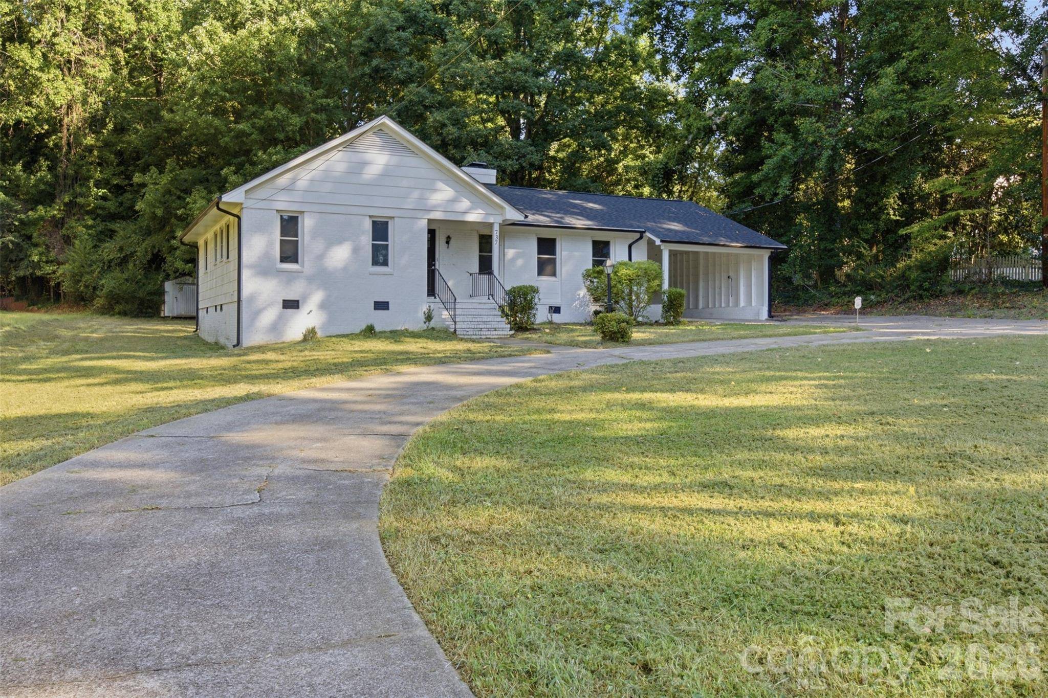 737 Lakeview DR, Henderson, NC 27536