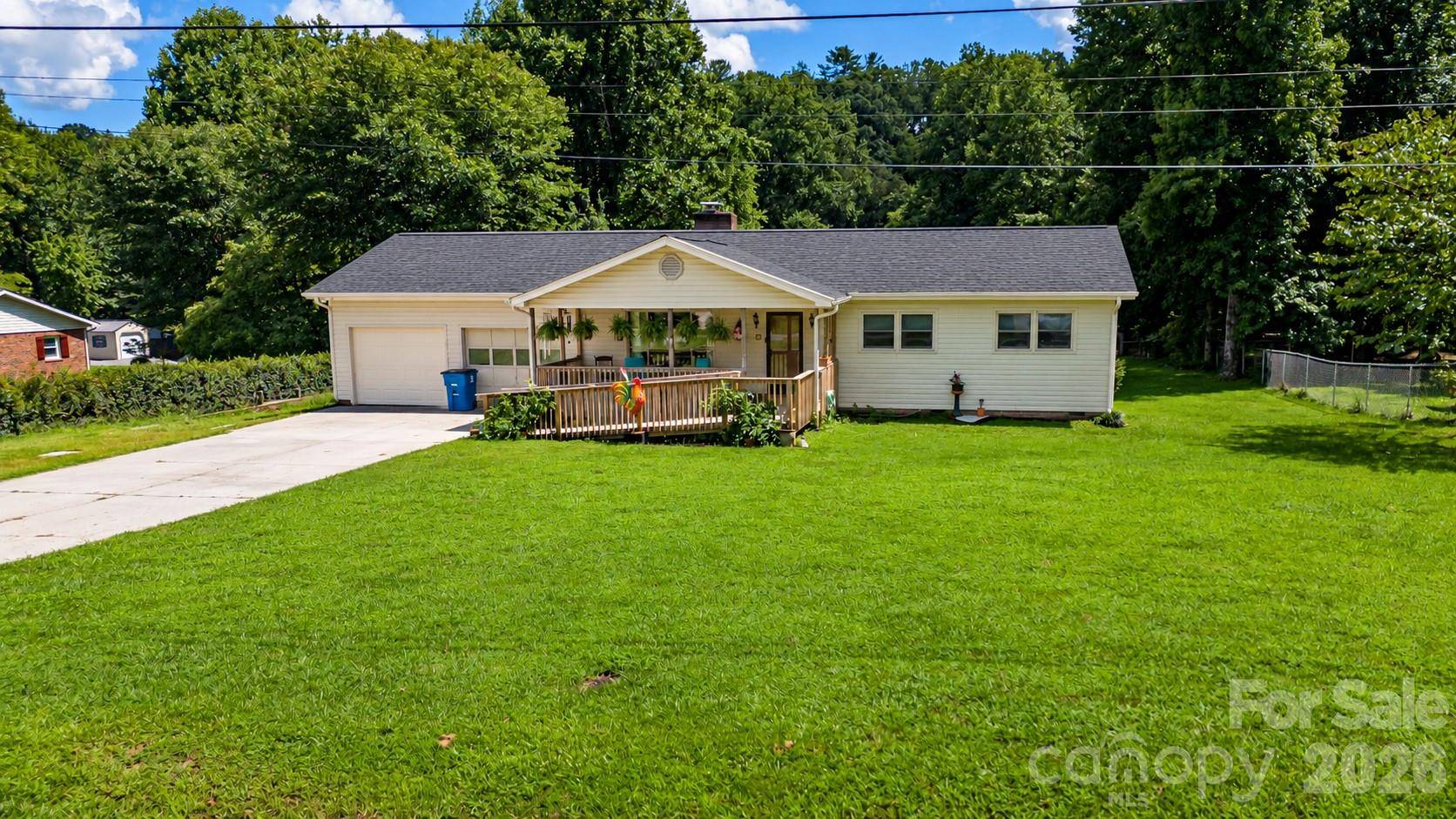 1292 Creekwood DR, Morganton, NC 28655