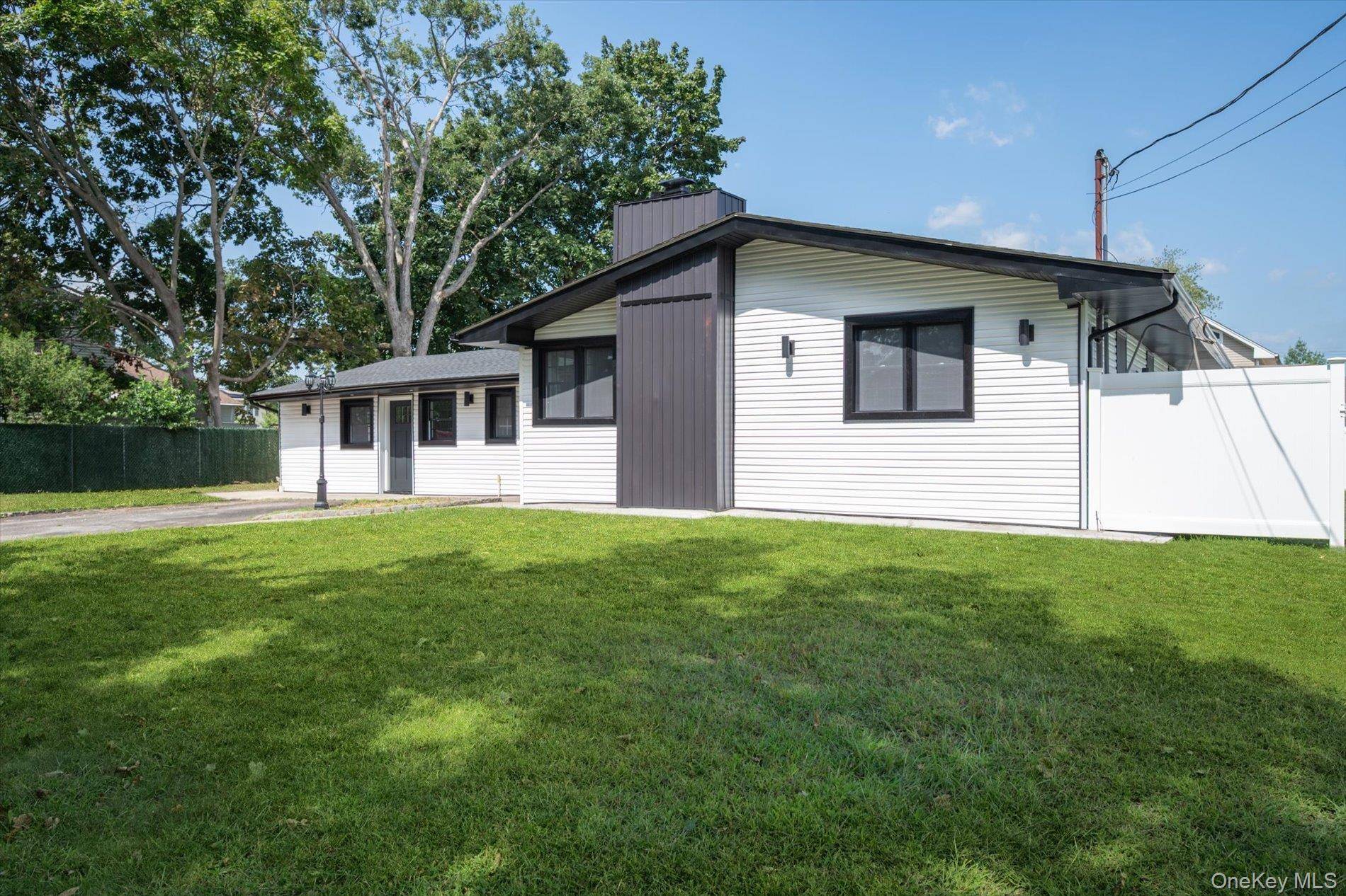 91 30th ST, Copiague, NY 11726