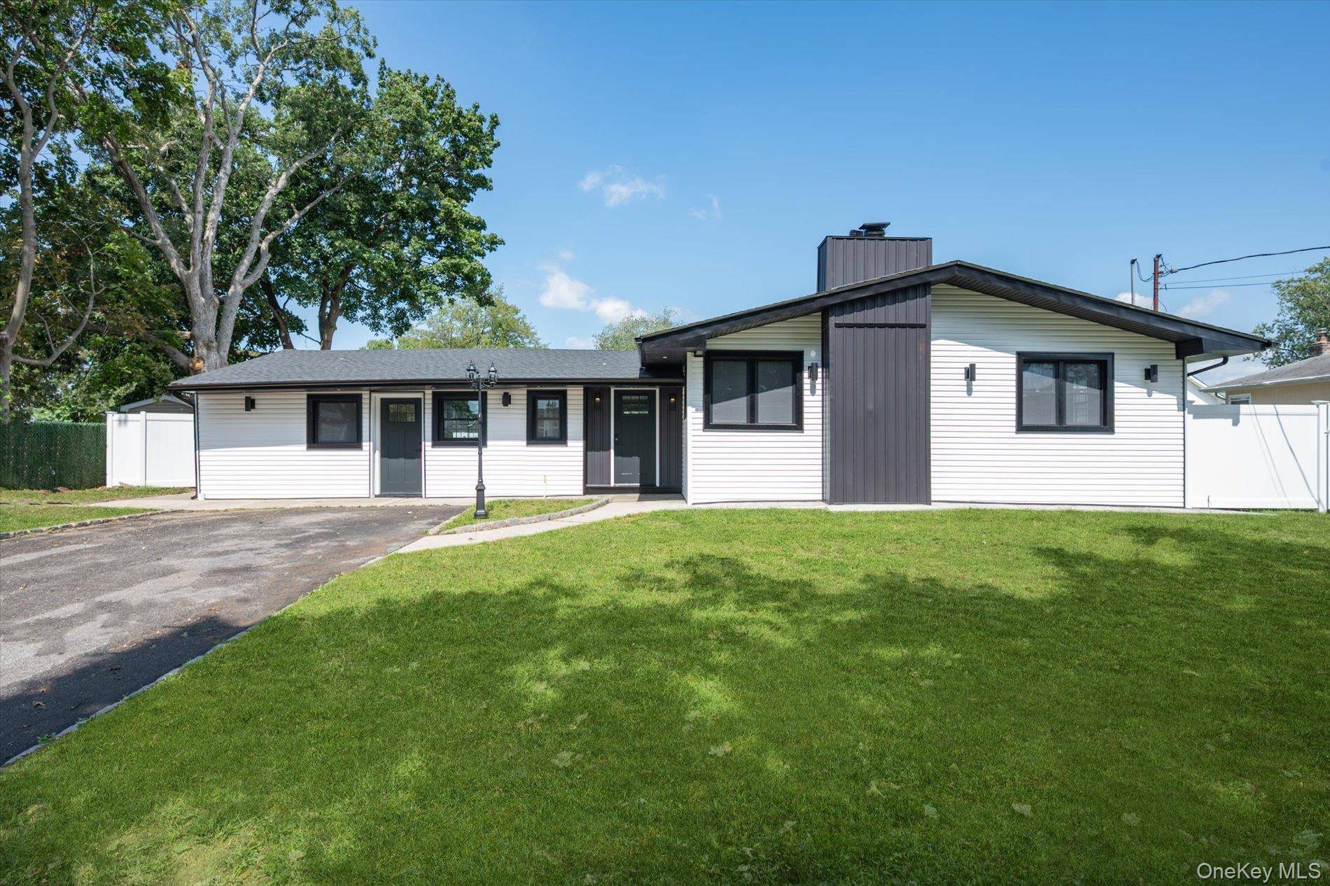 91 30th ST, Copiague, NY 11726