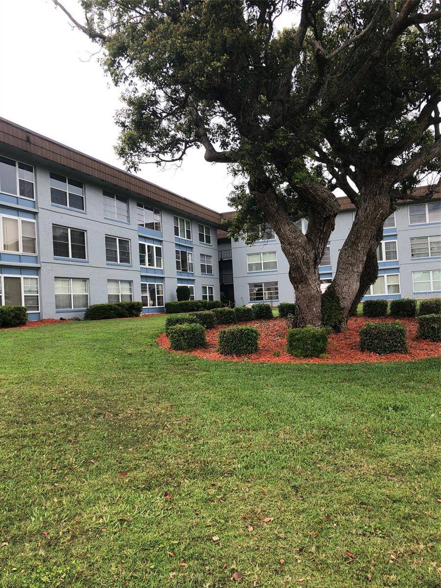 333 LAKE HOWARD DR NW #302B, Winter Haven, FL 33880