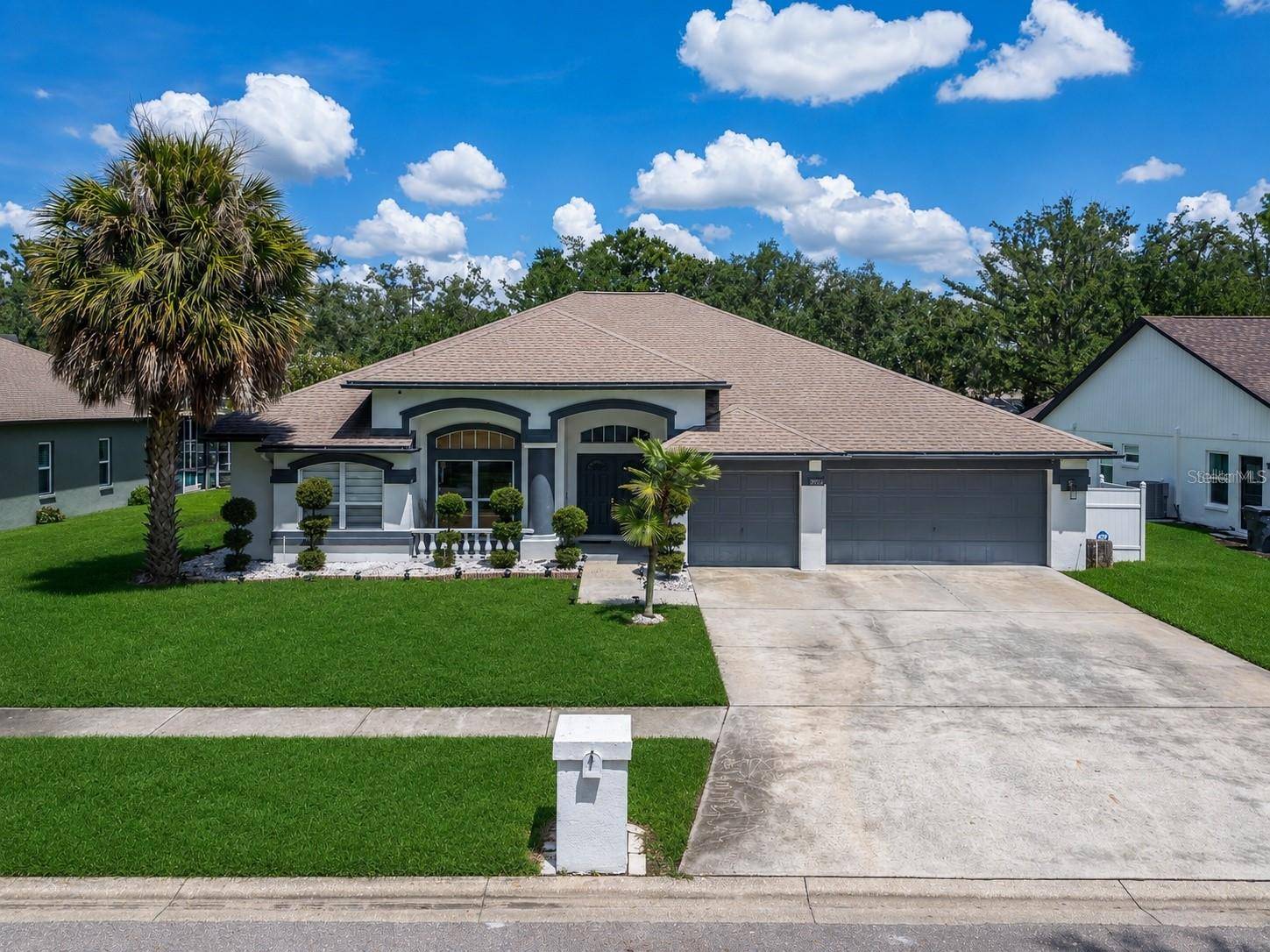 3926 NORTHRIDGE DR, Valrico, FL 33596