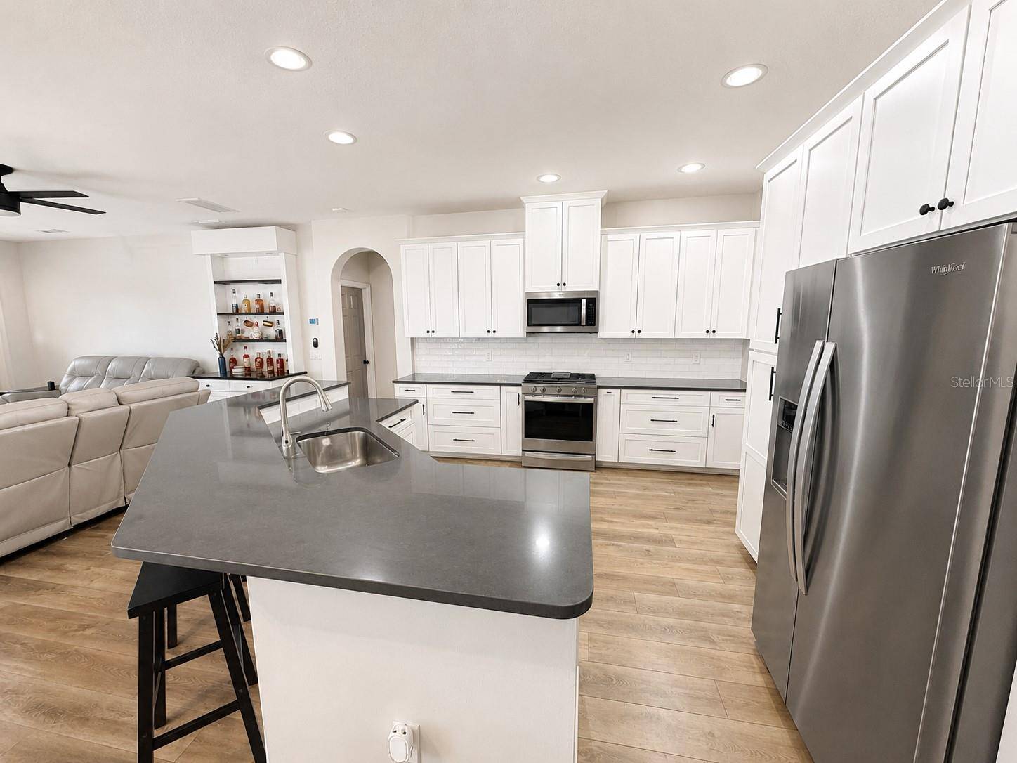 9323 WELLINGTON PARK CIR, Tampa, FL 33647