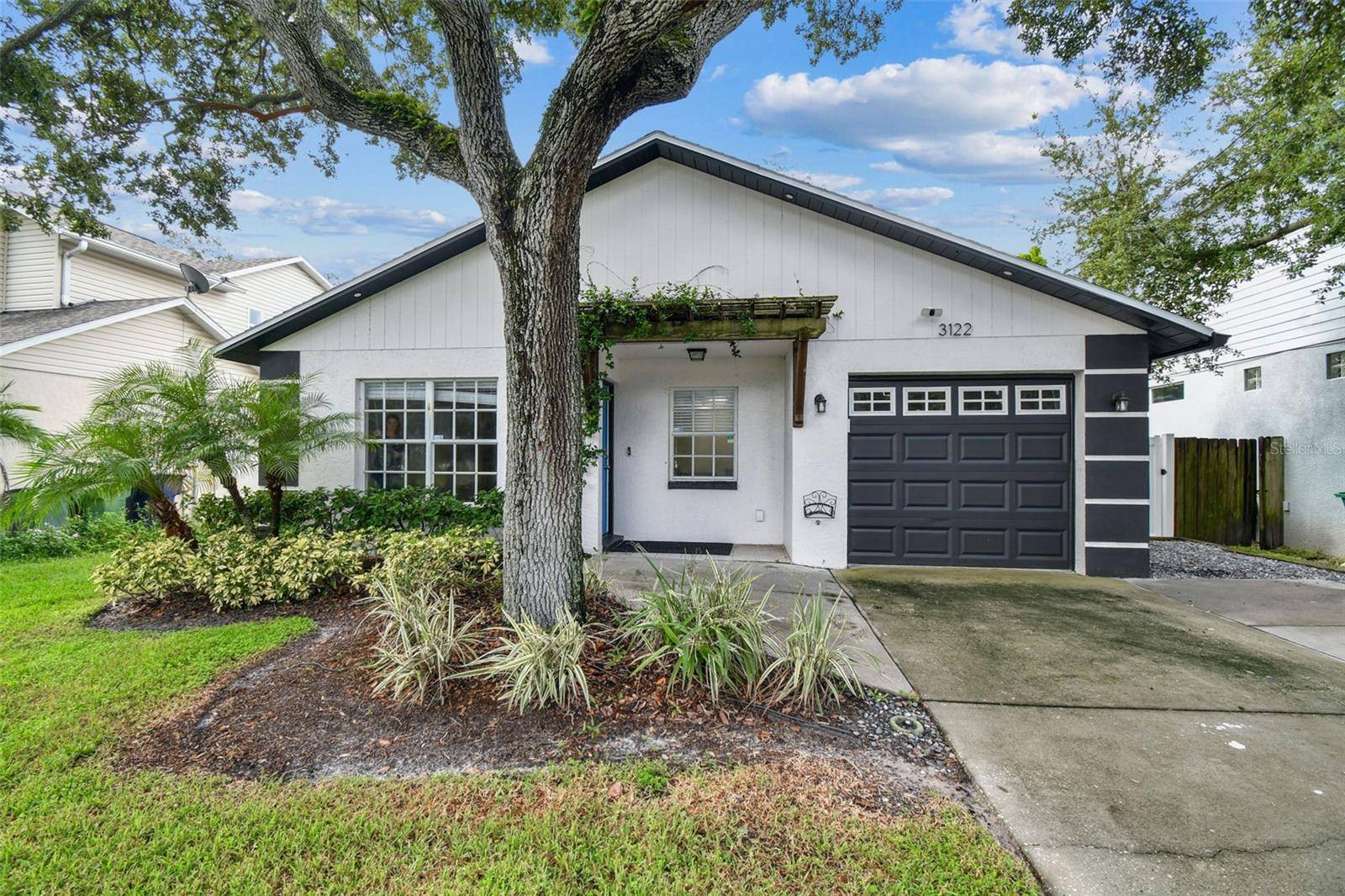 3122 W HARTNETT AVE, Tampa, FL 33611