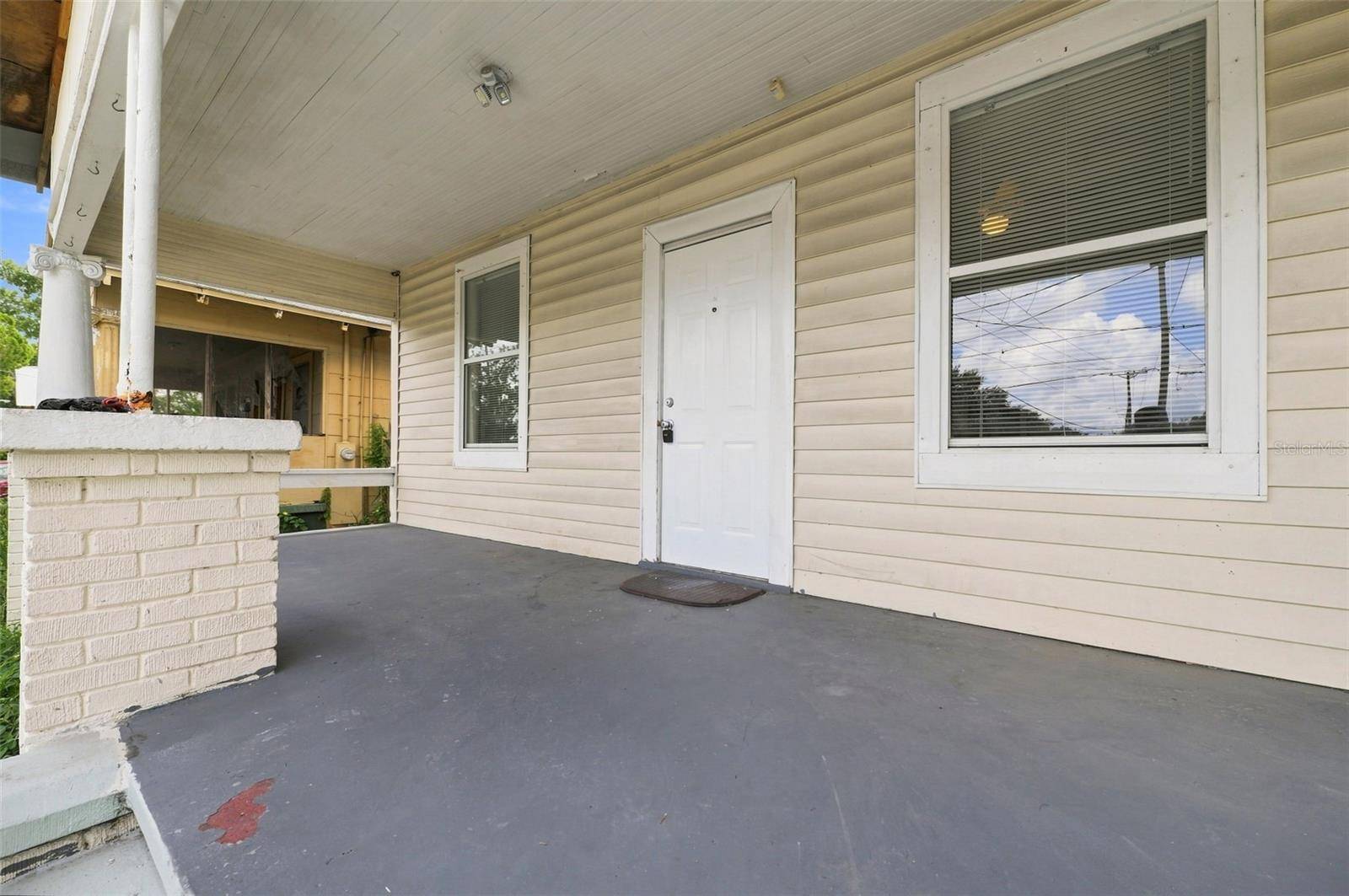 1609 E LAKE AVE, Tampa, FL 33610