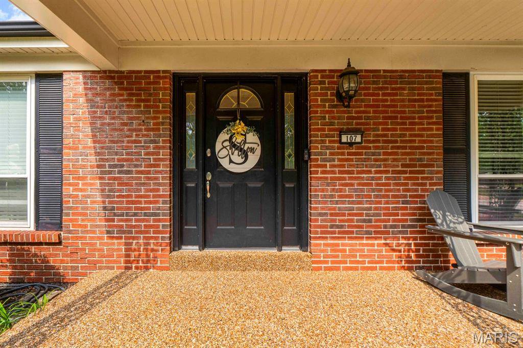 107 Lea Meadows DR, Ballwin, MO 63011