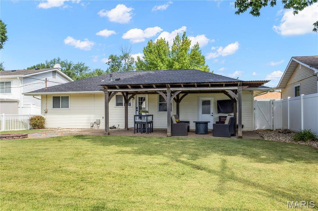 410 Palermo DR, Ballwin, MO 63021