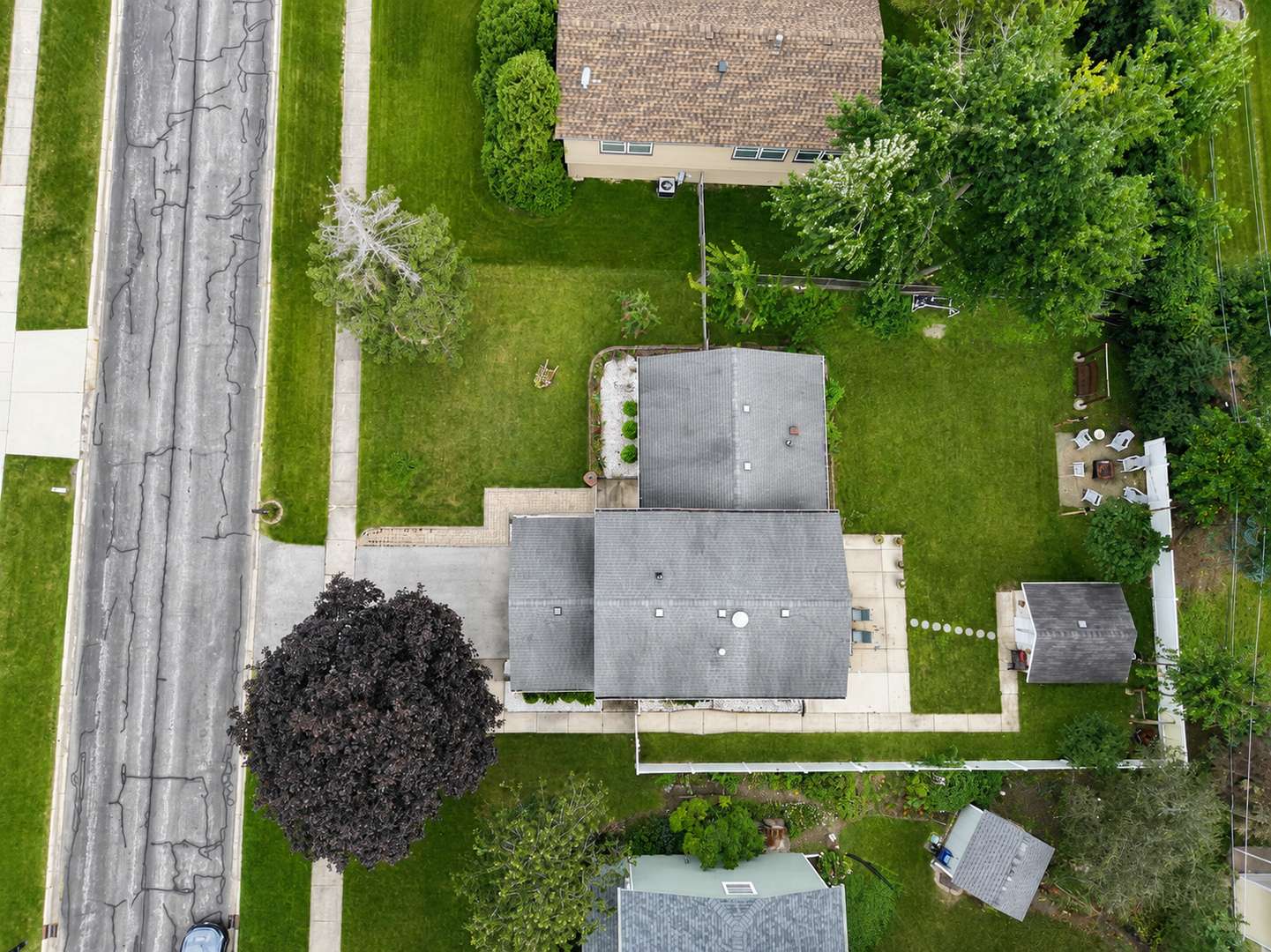 450 Heather LN, Carol Stream, IL 60188