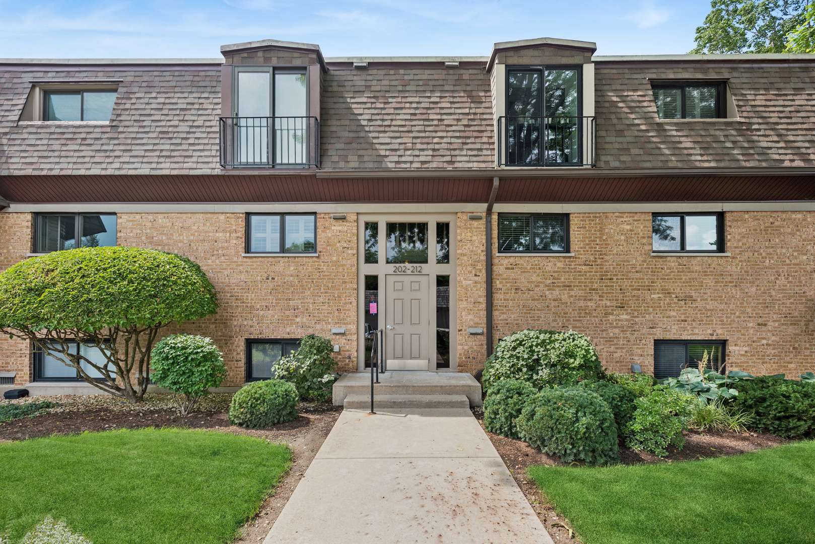 202 Kenston CT #202, Geneva, IL 60134