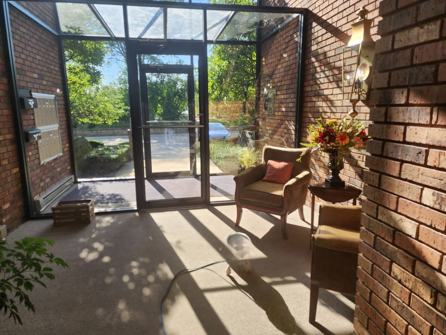 100 Red Top DR #303, Libertyville, IL 60048
