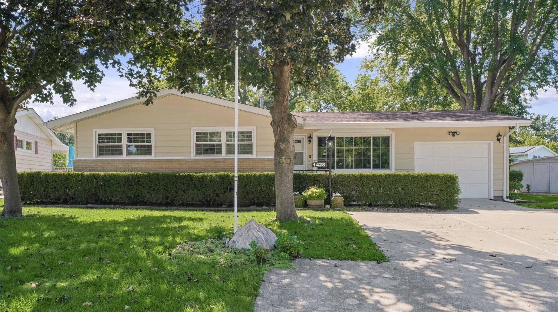 1428 Gleason DR, Rantoul, IL 61866