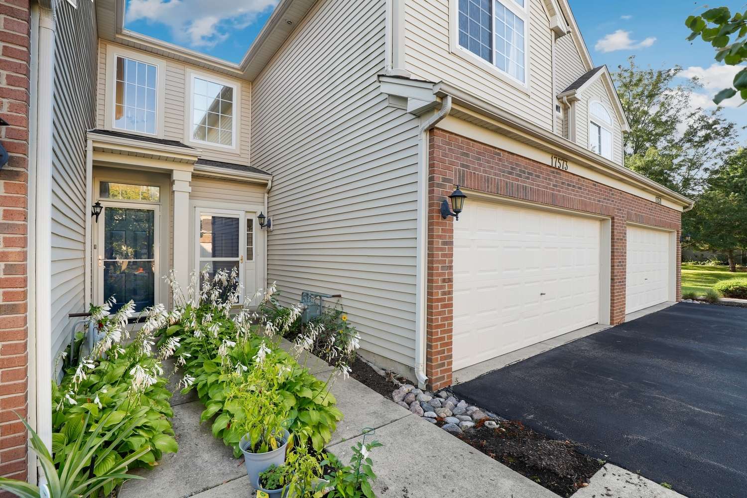 17573 S Gilbert DR, Lockport, IL 60441