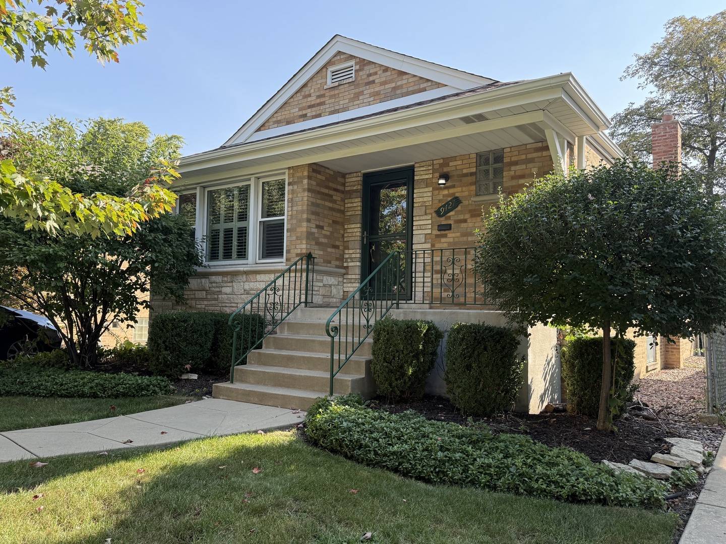 9427 S Harding AVE, Evergreen Park, IL 60805