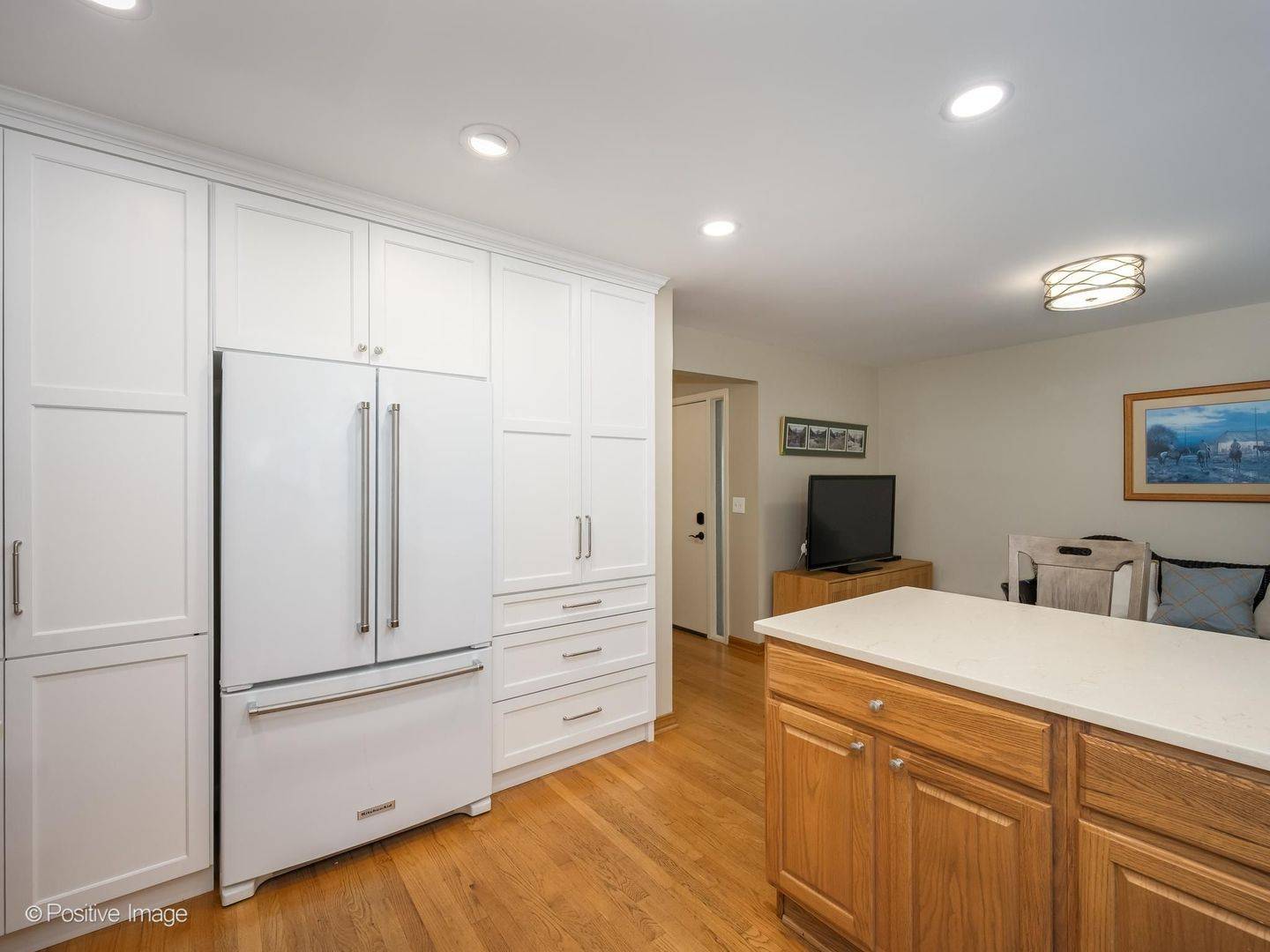 1049 Wheaton Oaks DR, Wheaton, IL 60187