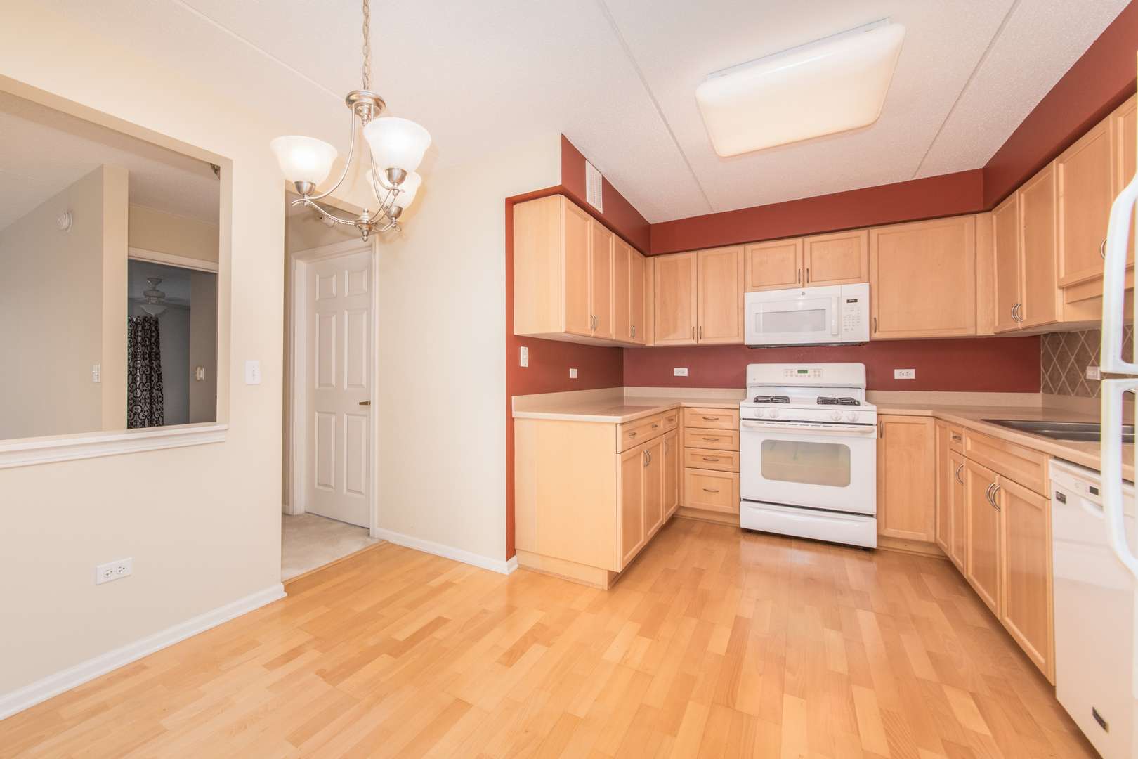 6815 N Milwaukee AVE #507, Niles, IL 60714