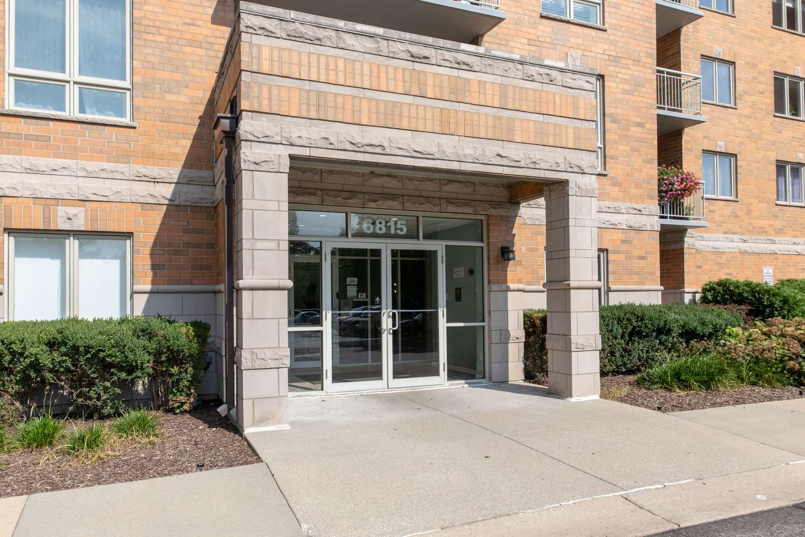 6815 N Milwaukee AVE #507, Niles, IL 60714