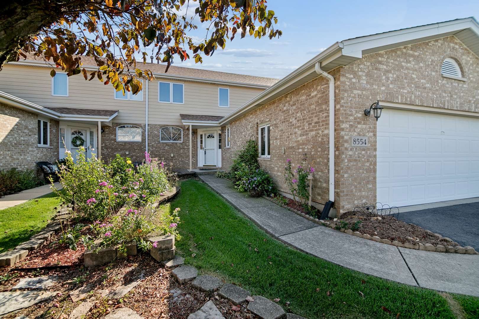 8554 Tullamore DR, Tinley Park, IL 60487