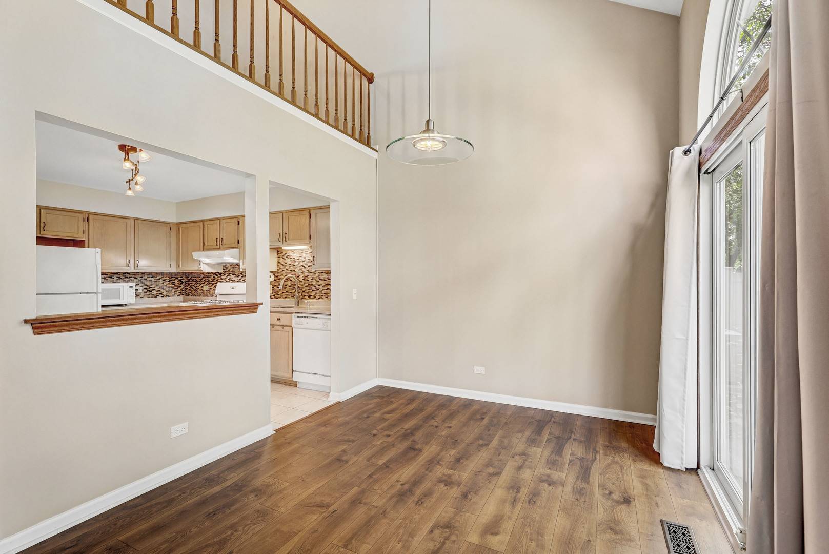 938 Little Falls CT, Elk Grove Village, IL 60007