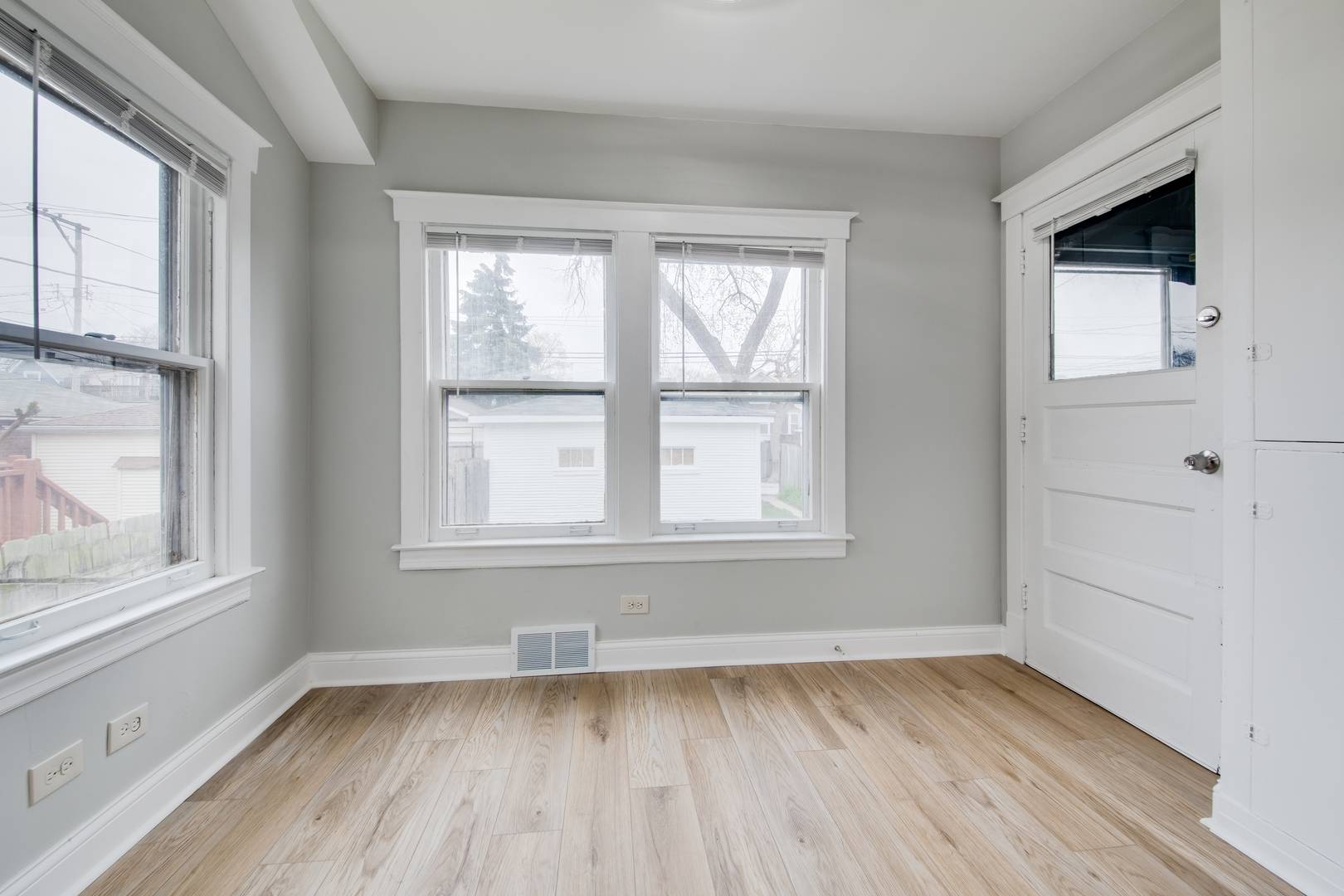 6228 W Berenice AVE #1, Chicago, IL 60634