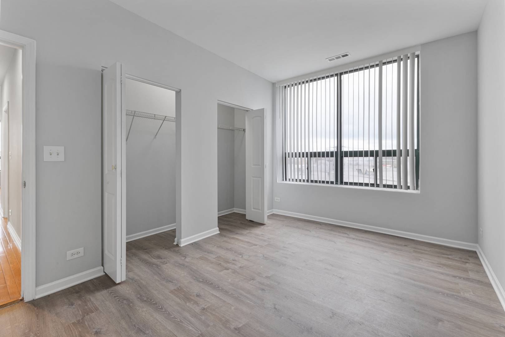 2451 W Howard ST #302, Chicago, IL 60645