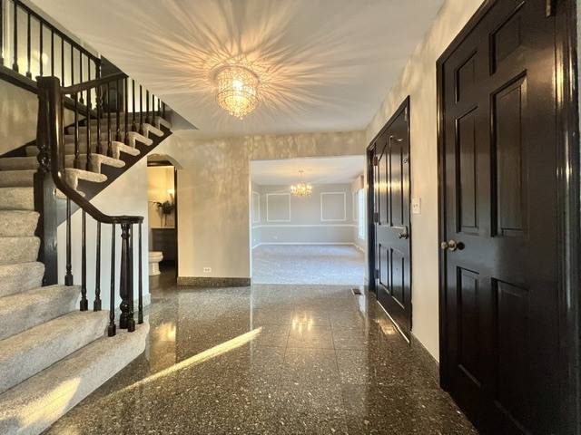 12 KINGSTON DR, Oak Brook, IL 60523