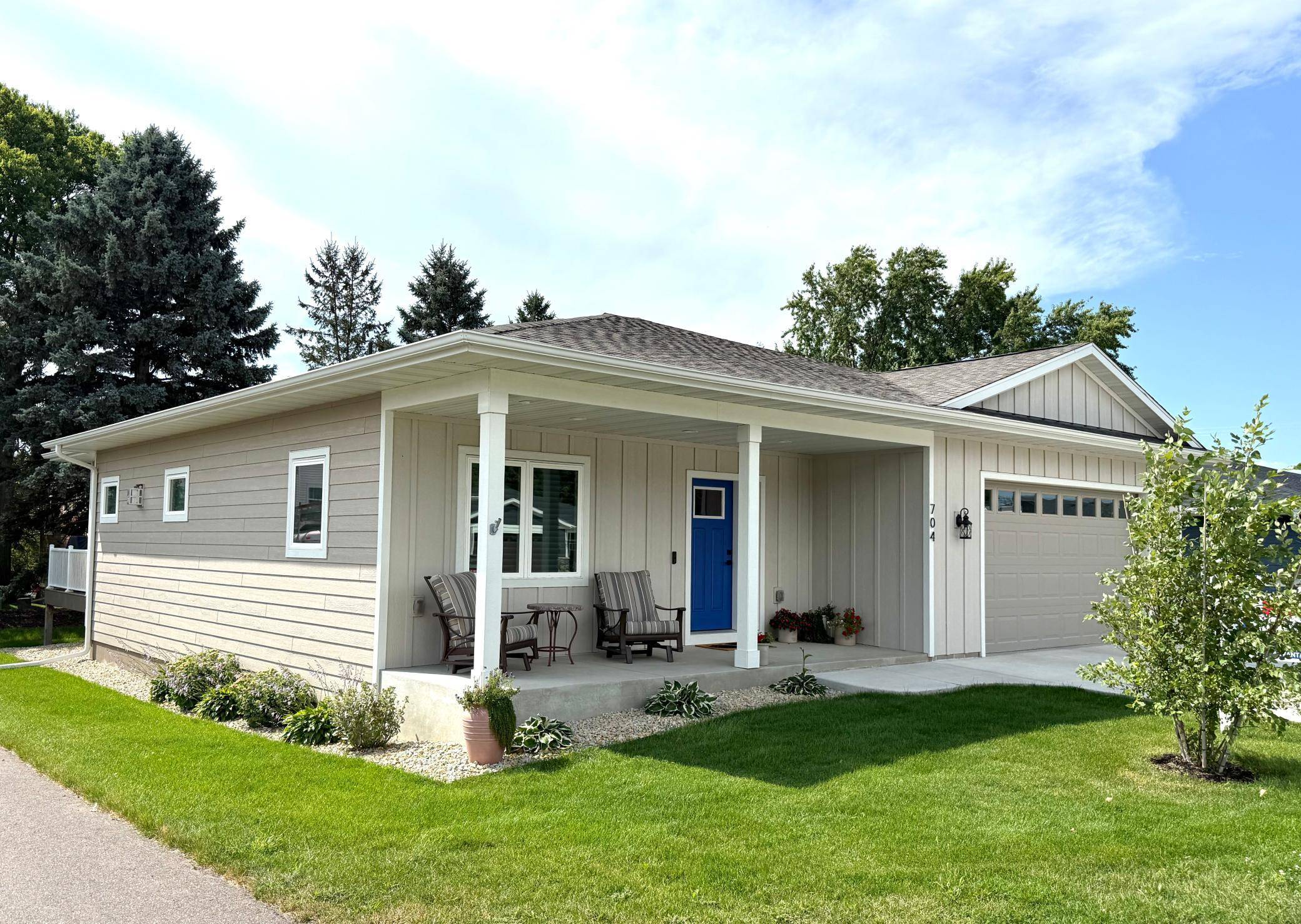 704 Maple PL, Northfield, MN 55057