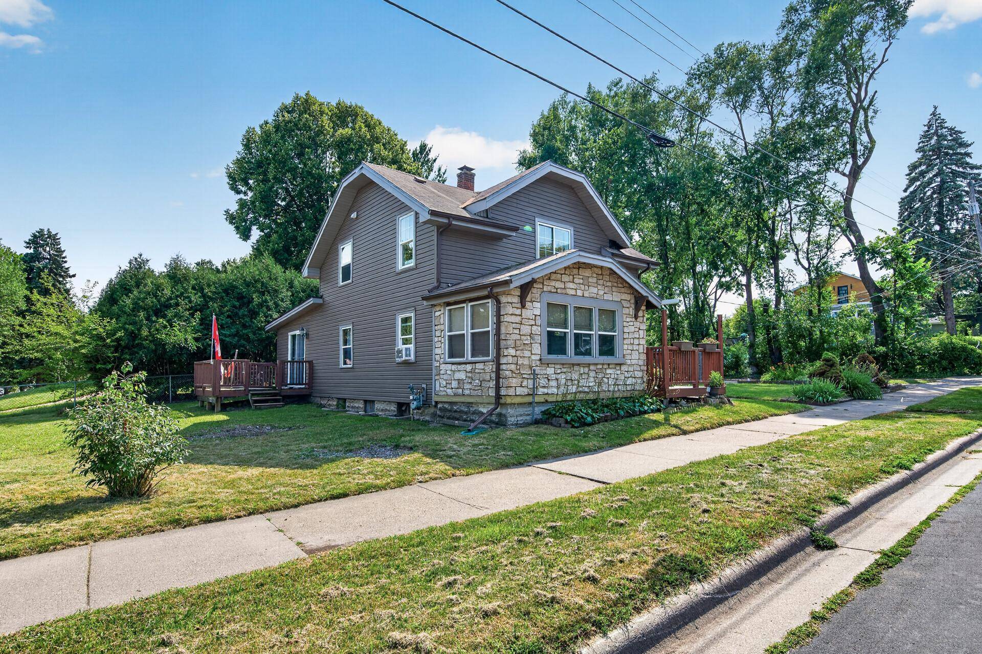 158 Moreland AVE E, West Saint Paul, MN 55118