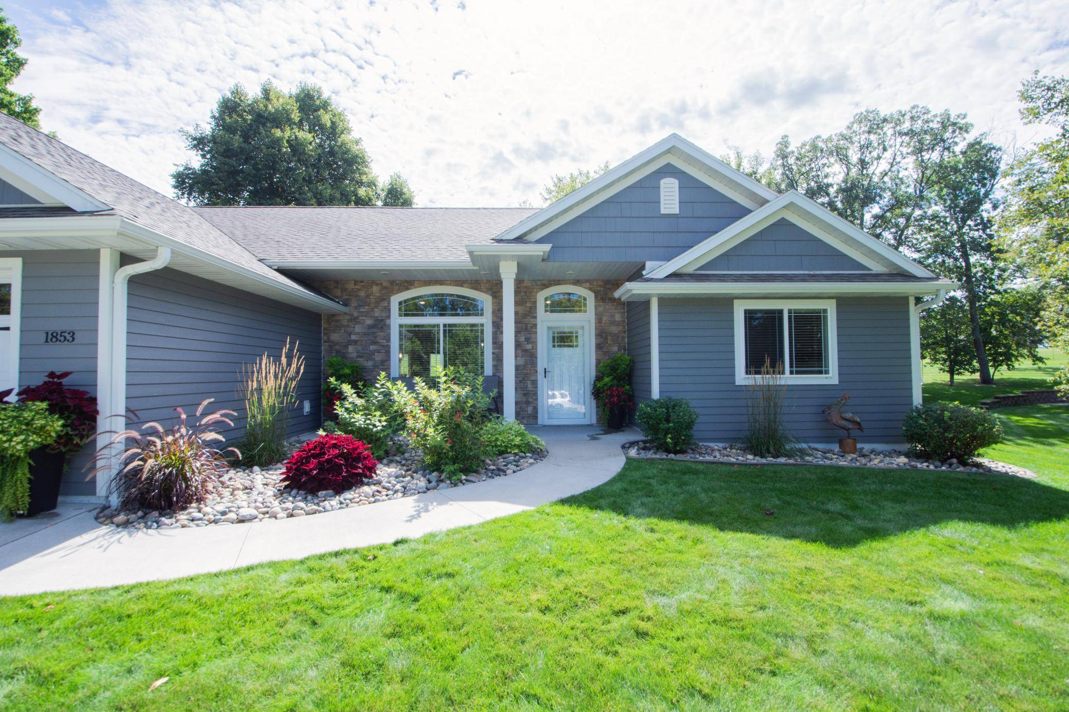 1853 Aspen DR, Detroit Lakes, MN 56501