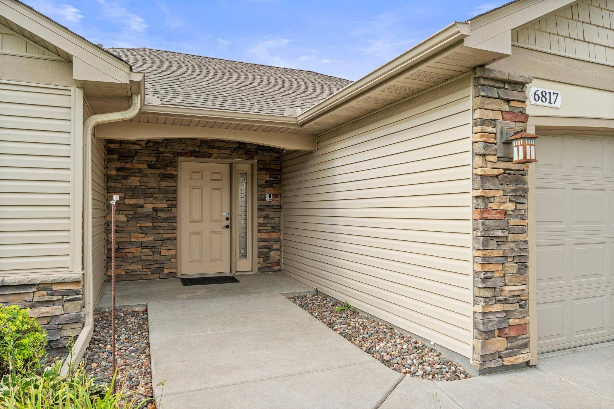 6817 90th AVE N, Brooklyn Park, MN 55445