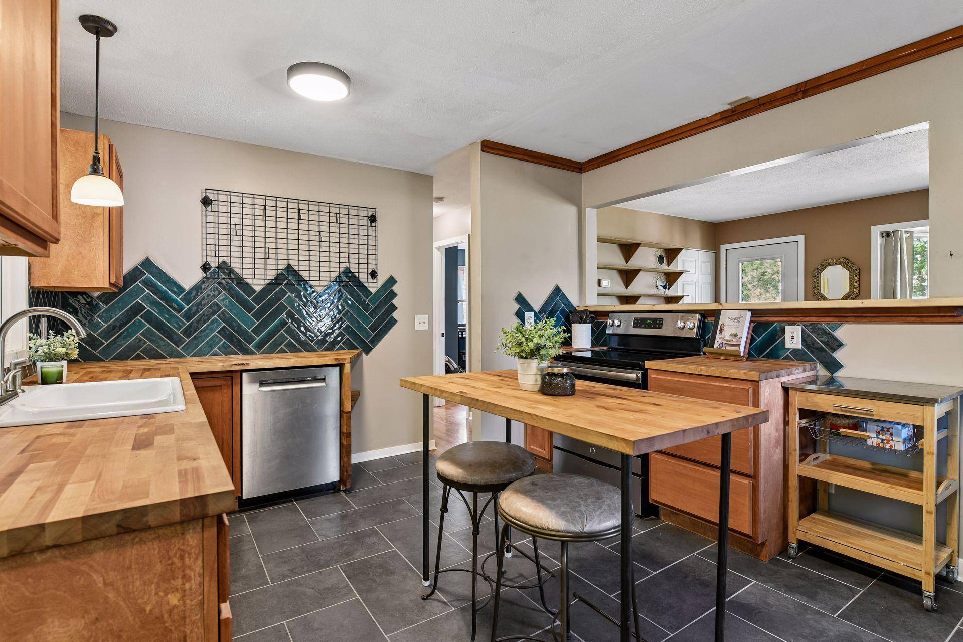5001 Rosedale RD, Mound, MN 55364