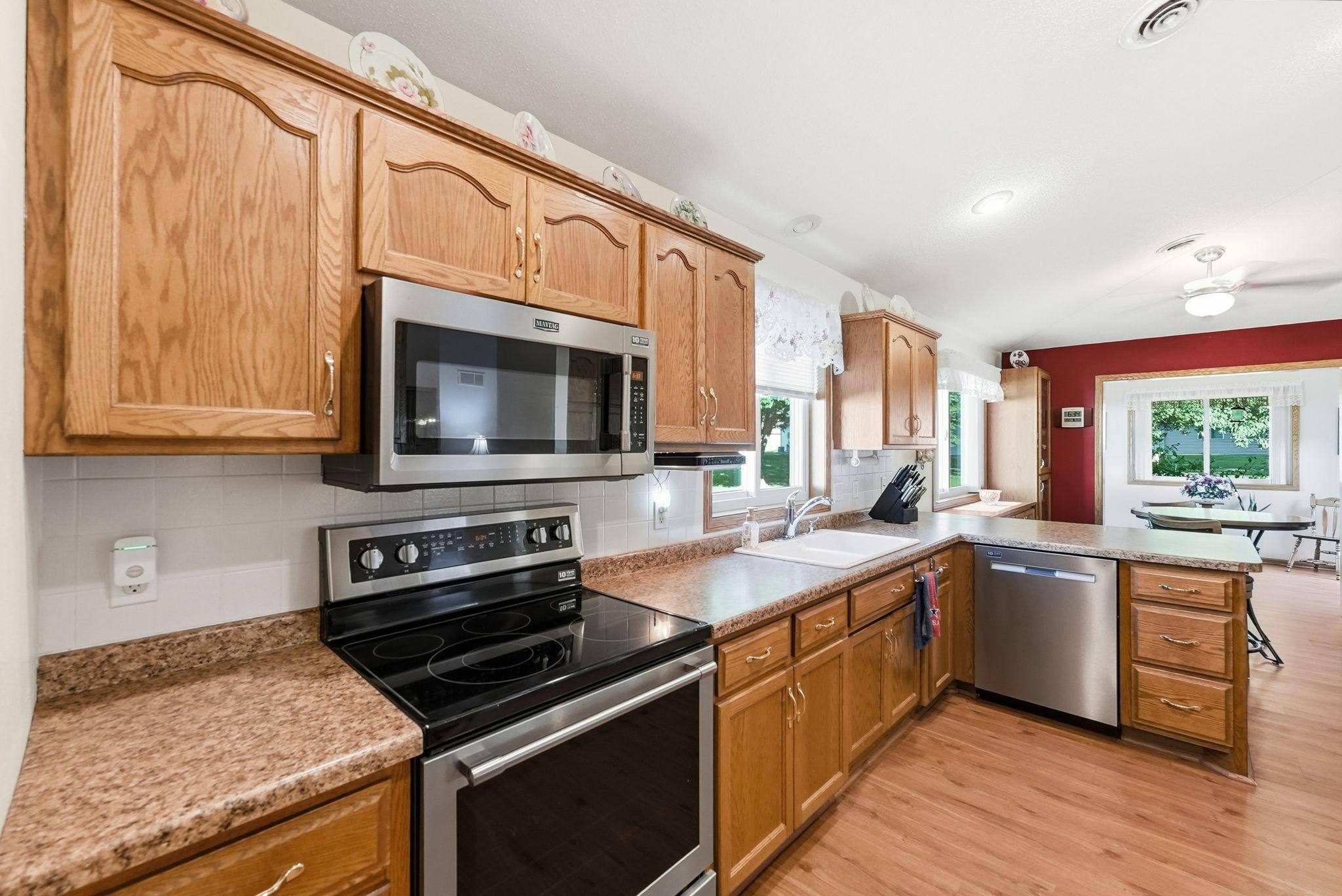 410 Fieldcrest LN, Sartell, MN 56377