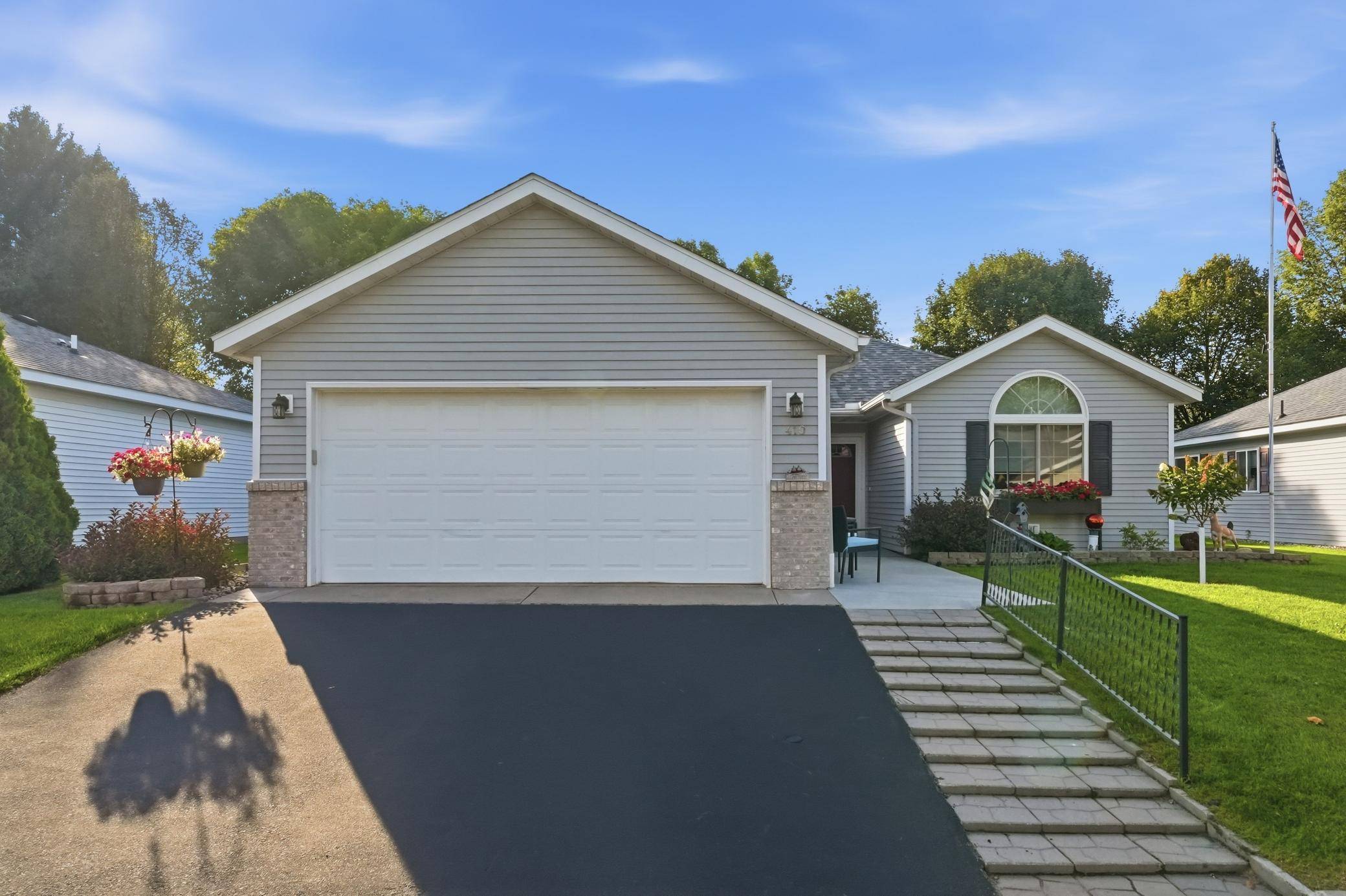 410 Fieldcrest LN, Sartell, MN 56377