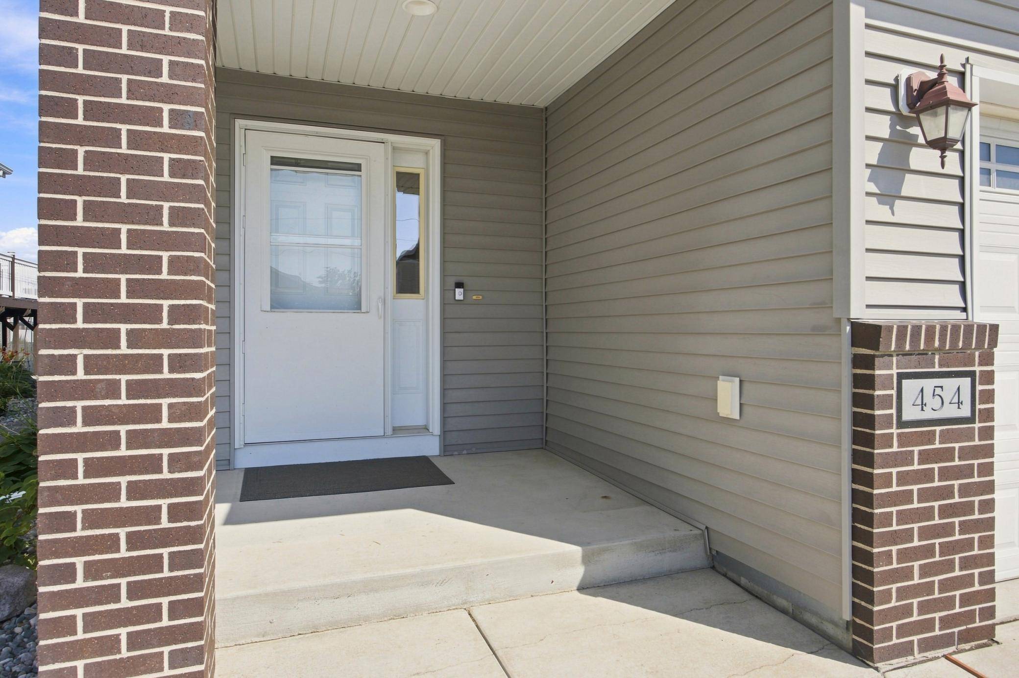 454 Foxtail DR E, West Fargo, ND 58078