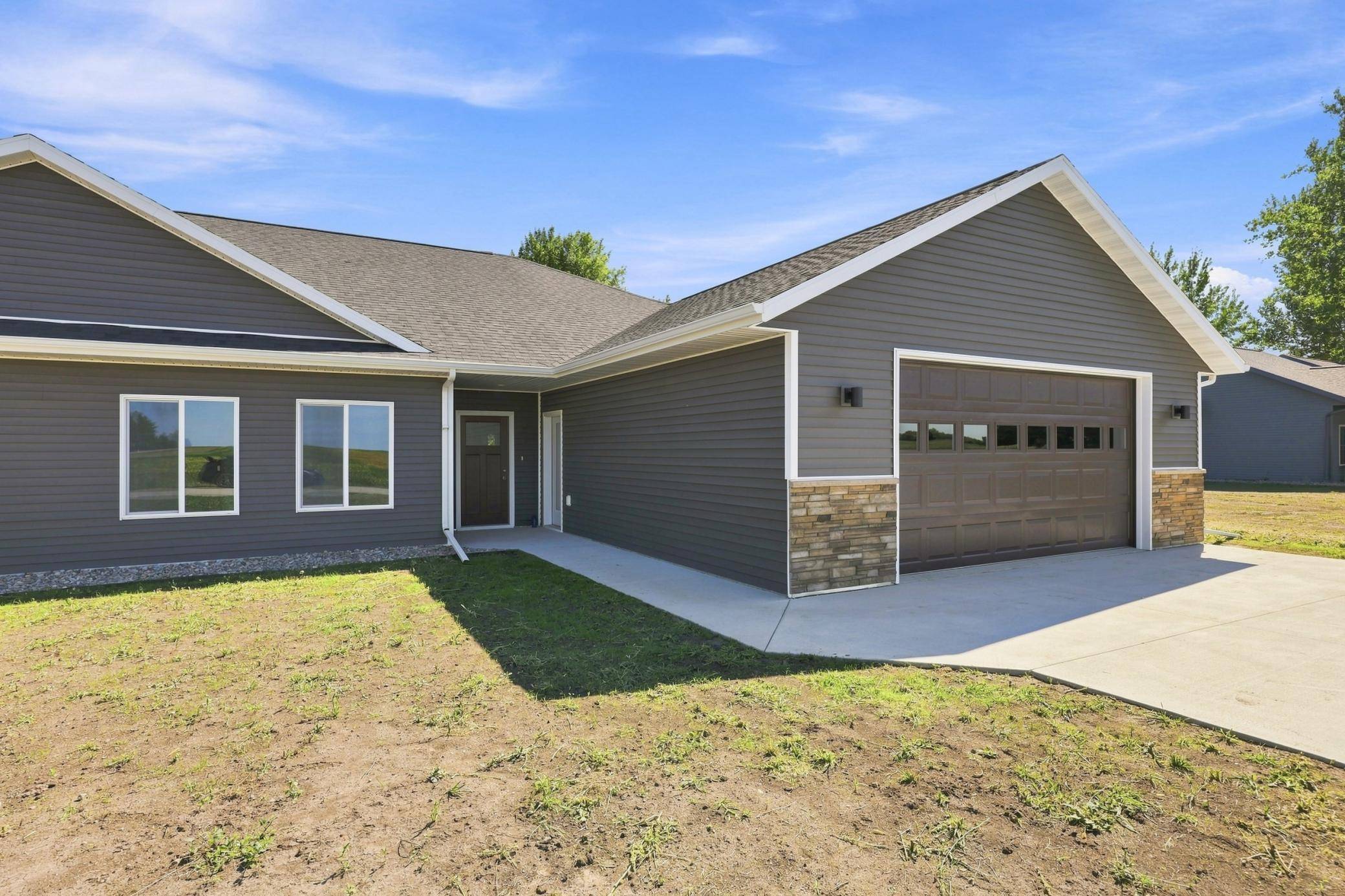 6001 6th ST #B, Lake Park, MN 56554