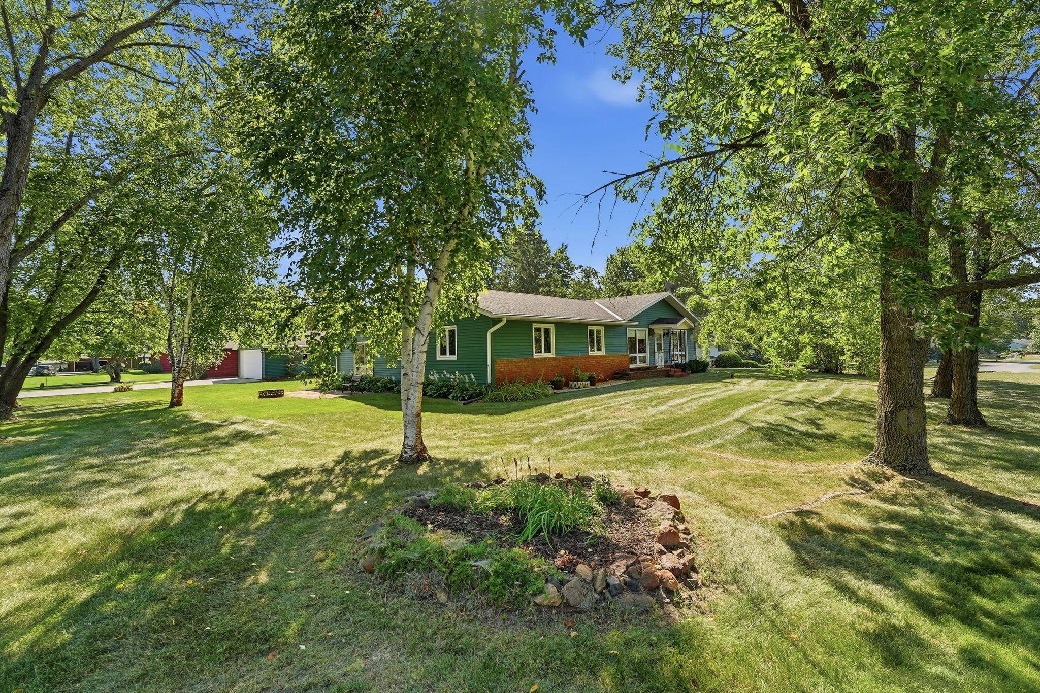9473 Crestview DR, Saint Joseph, MN 56374