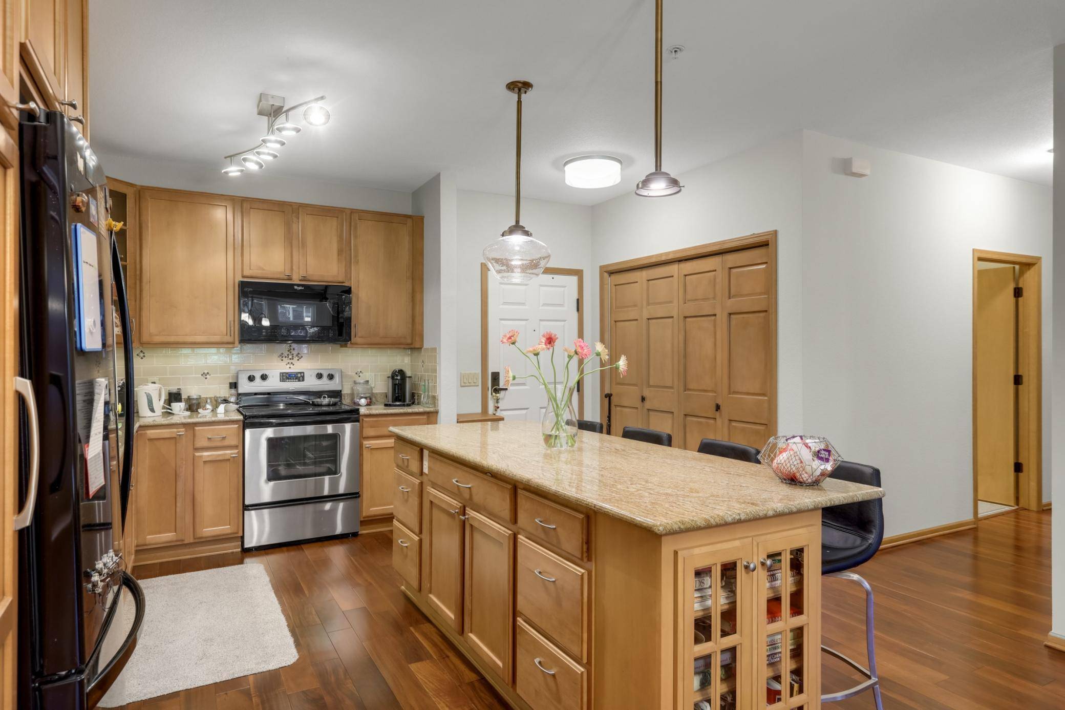 7100 Metro BLVD #234, Edina, MN 55439