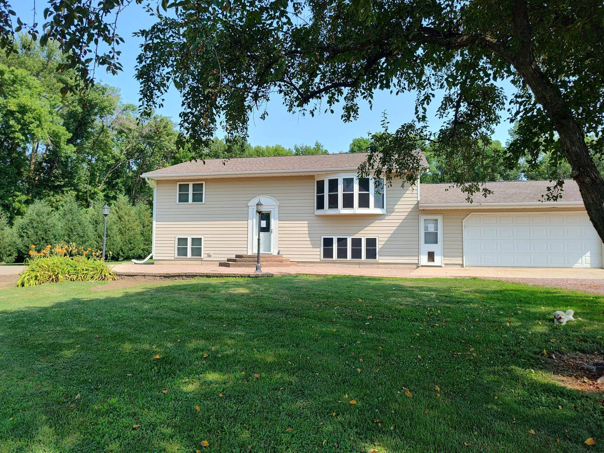 78772 290th ST, Madelia, MN 56062
