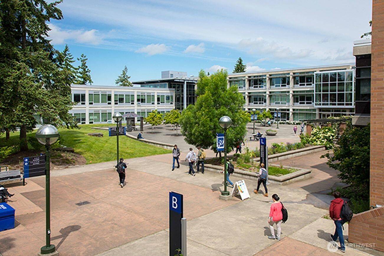 14130 17th PL #C3, Bellevue, WA 98007