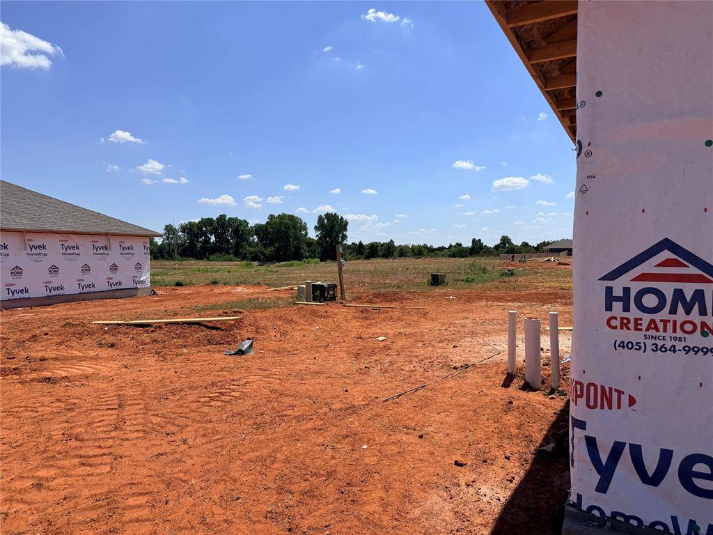 1016 S Bear LN, Mustang, OK 73064