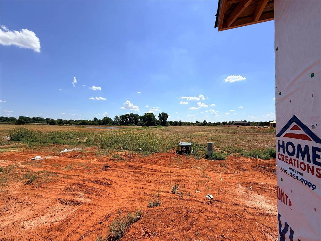 1120 E Stallion LN, Mustang, OK 73064