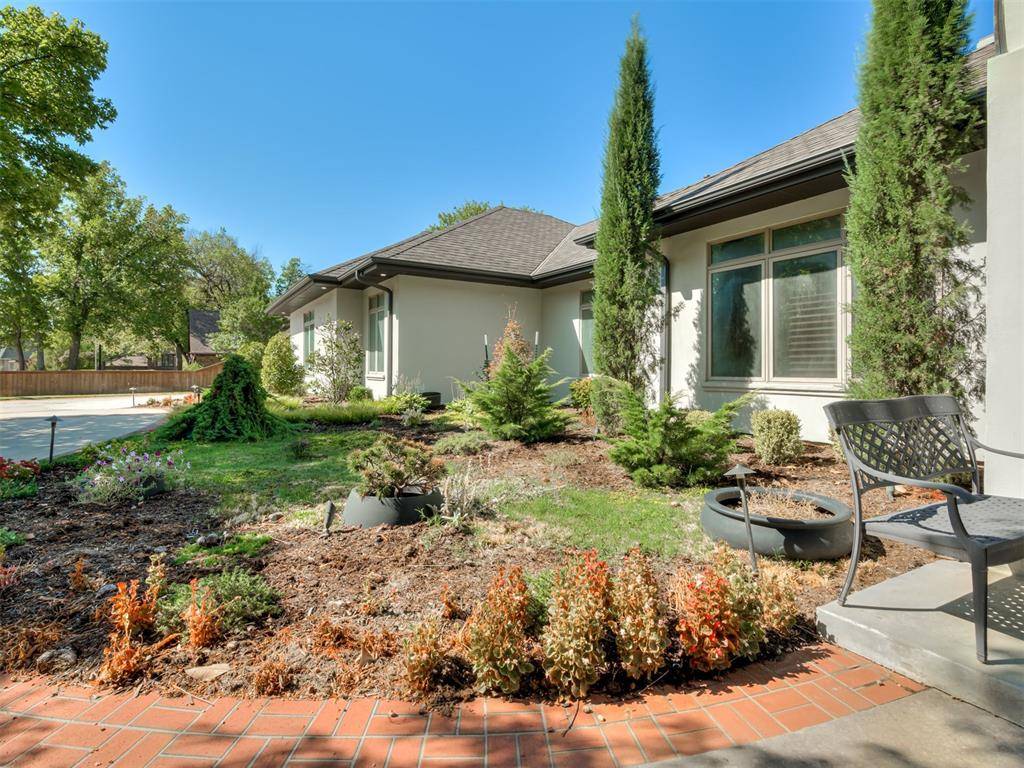 2808 Castlewood DR, Norman, OK 73072