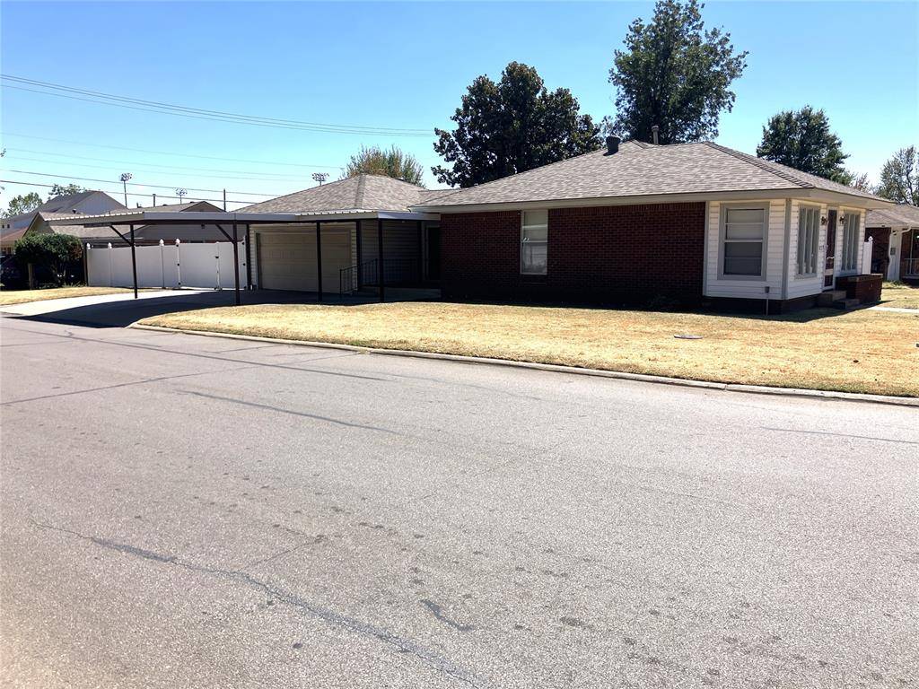 2116 Maple DR, Midwest City, OK 73110