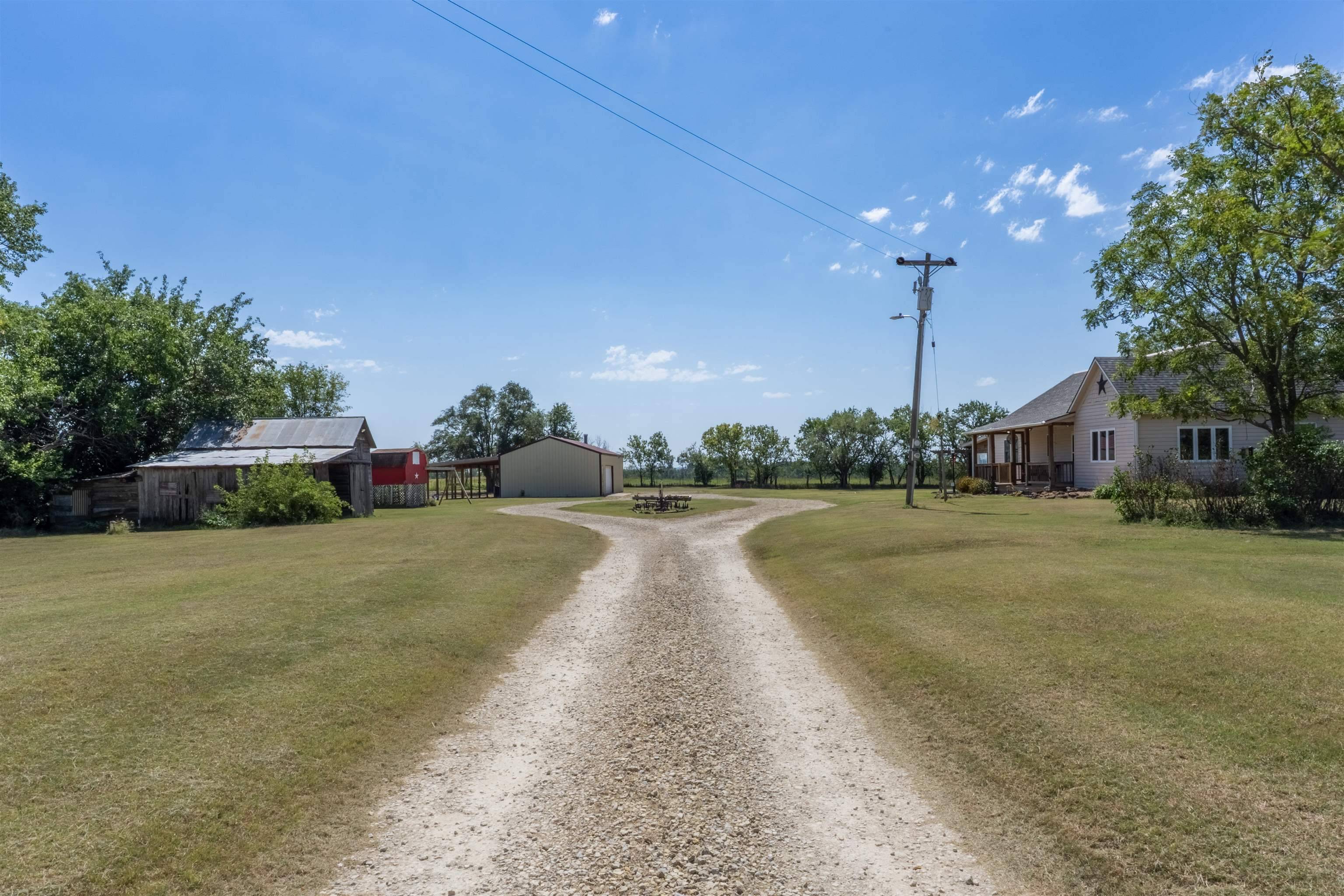 1776 Ivy Rd, Minneapolis, KS 67467