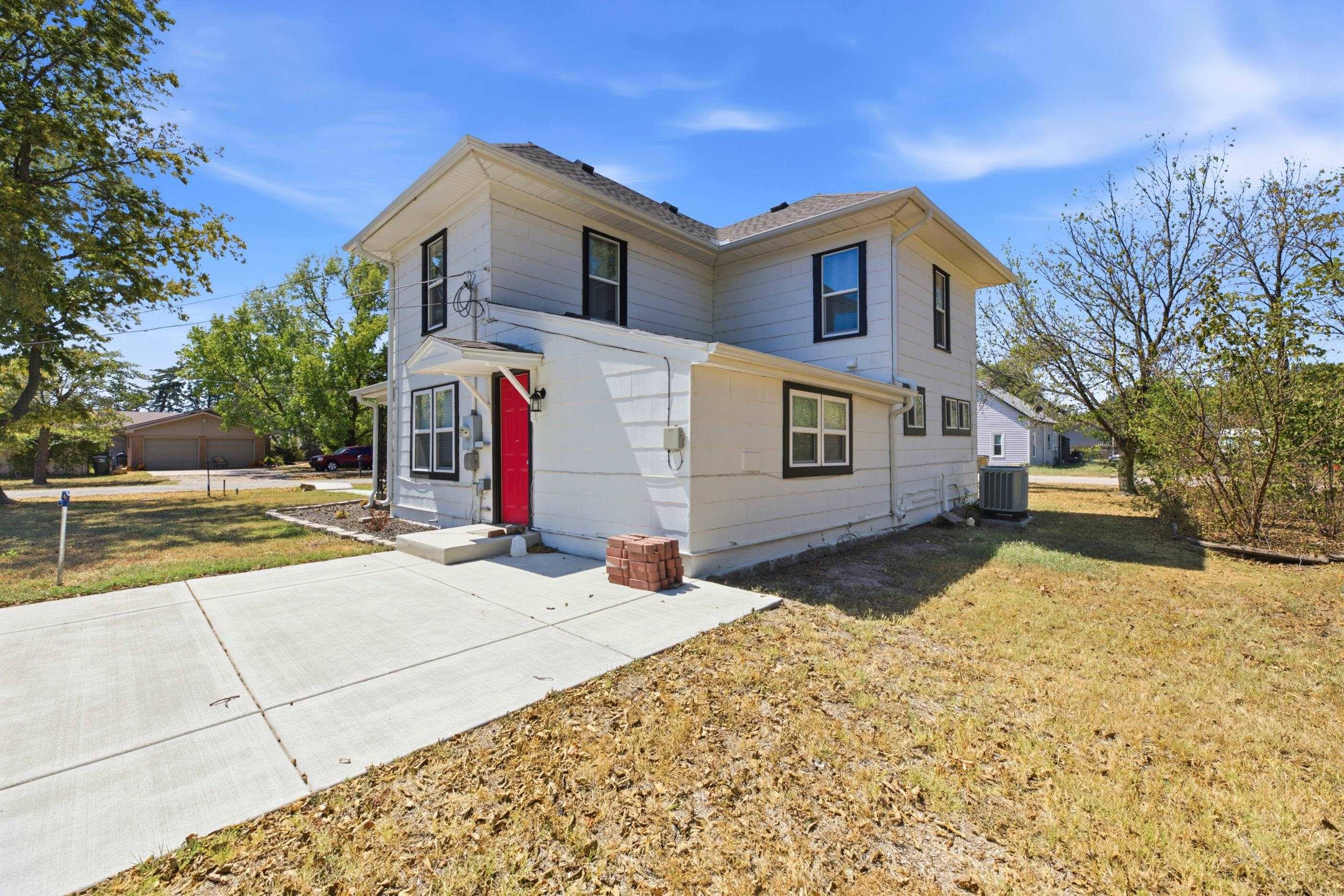 402 E Market, Burrton, KS 67020