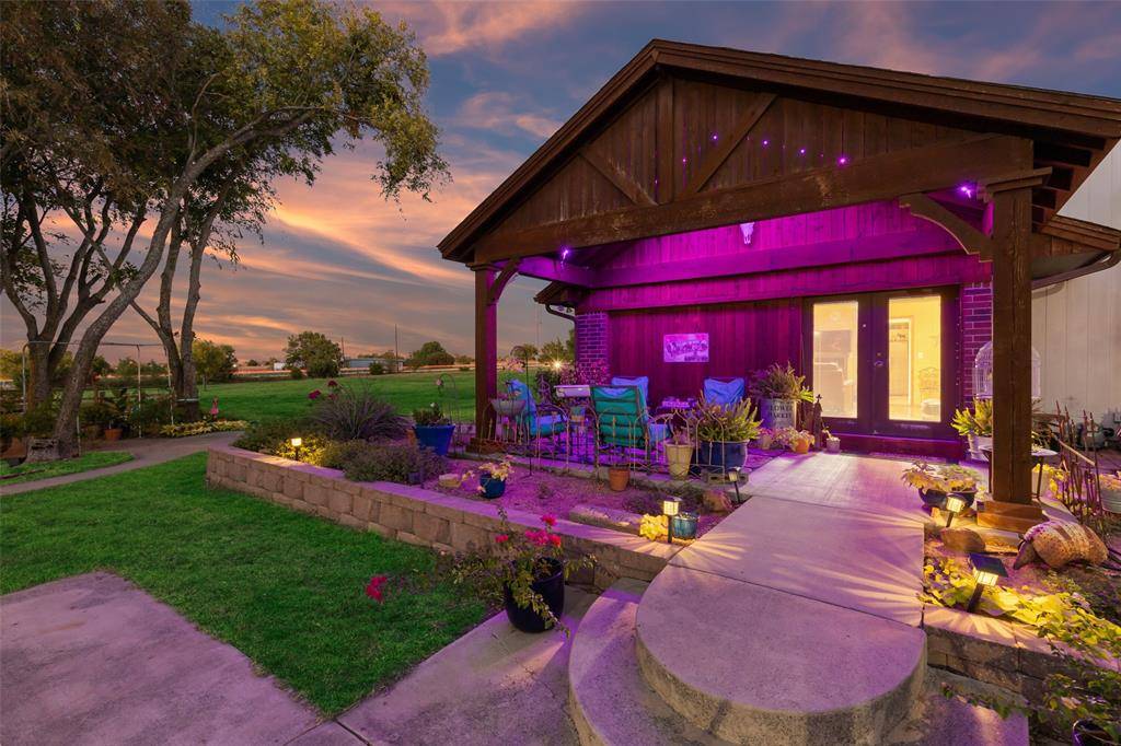 2104 W Holiday, Fate, TX 75087