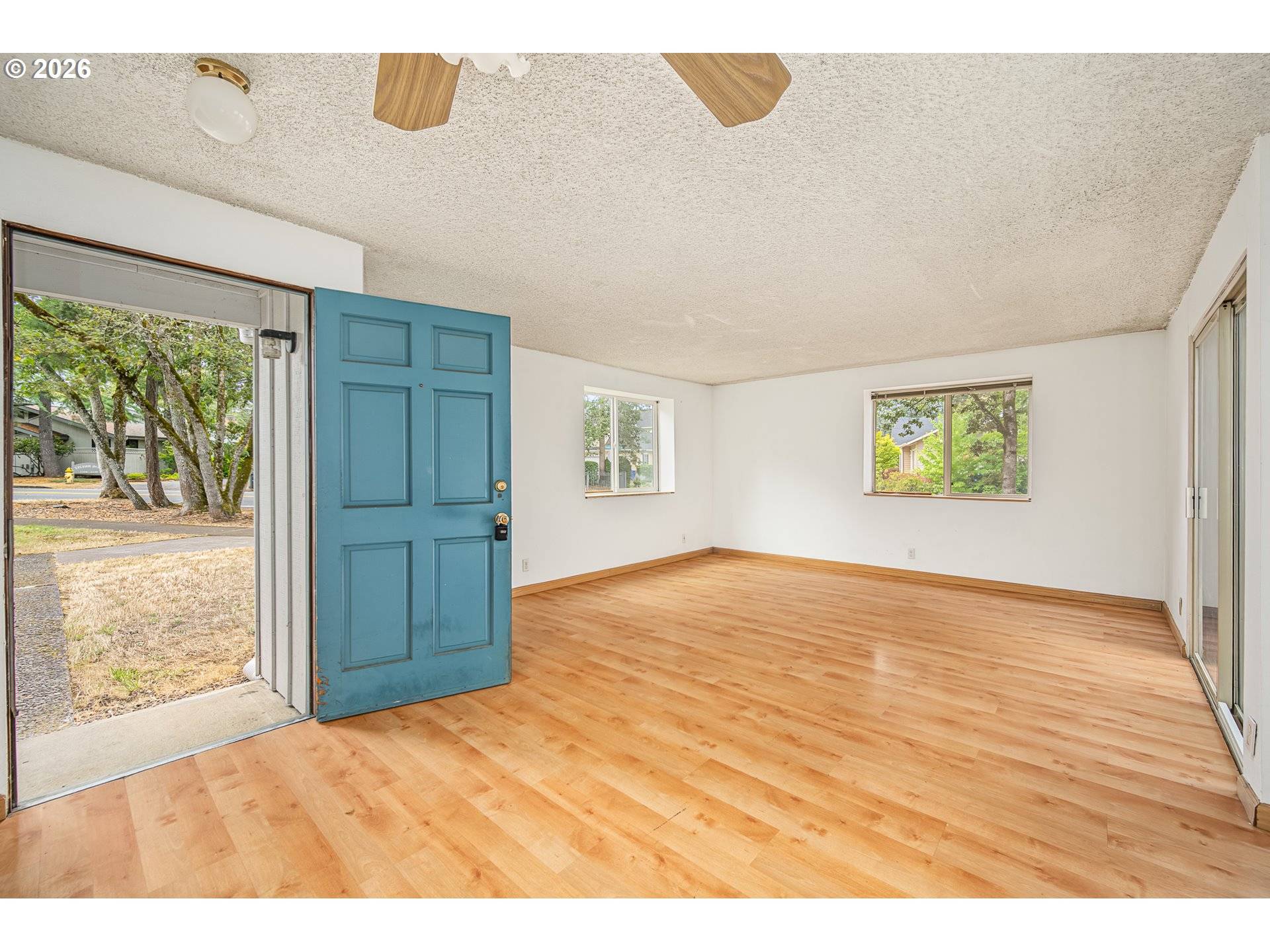 2239 HAWKINS LN, Eugene, OR 97405