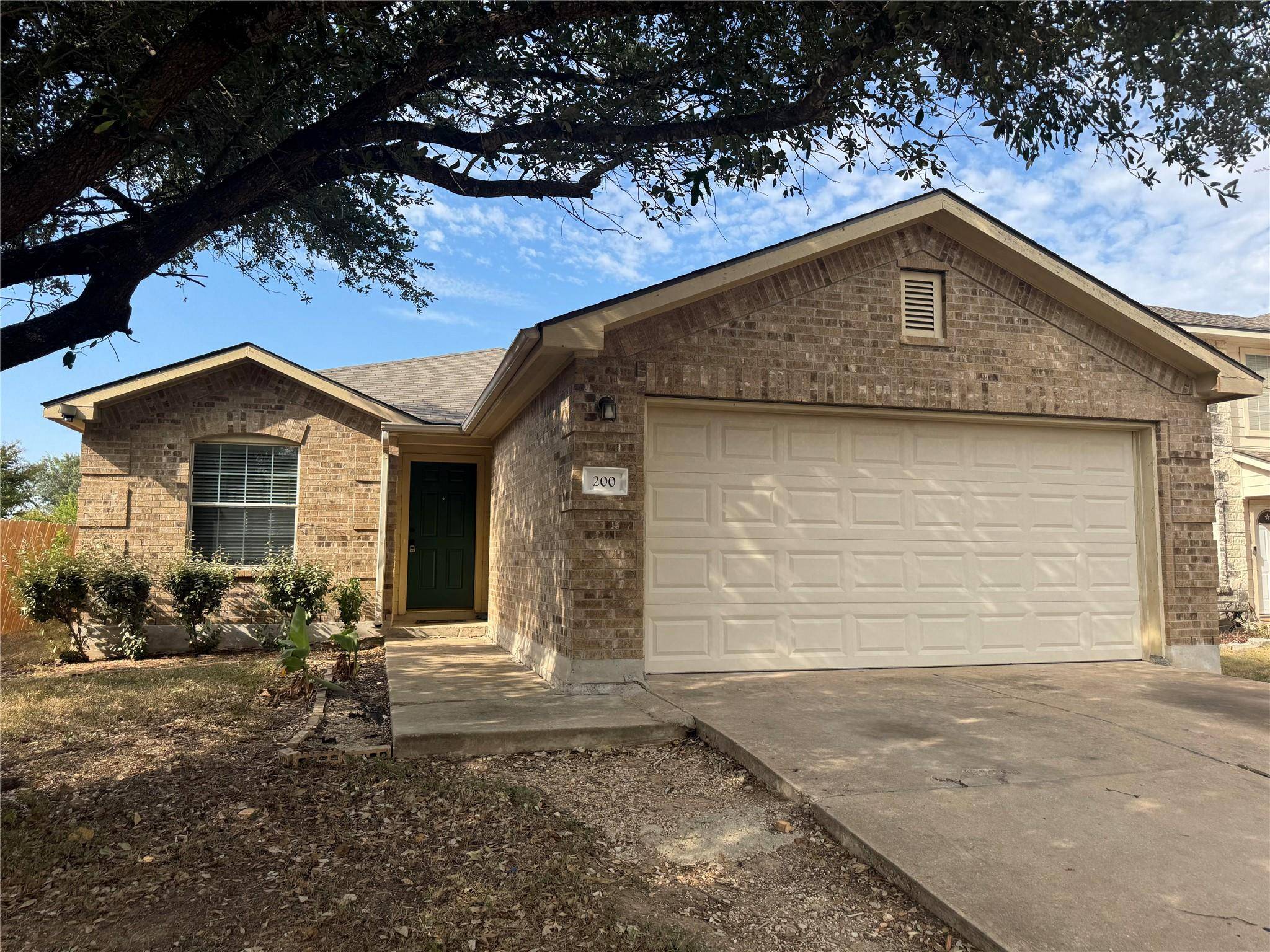 200 Meadow Park DR, Georgetown, TX 78626