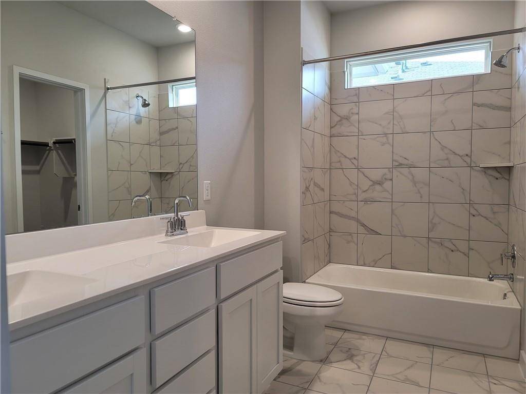 605 W South ST, Leander, TX 78641