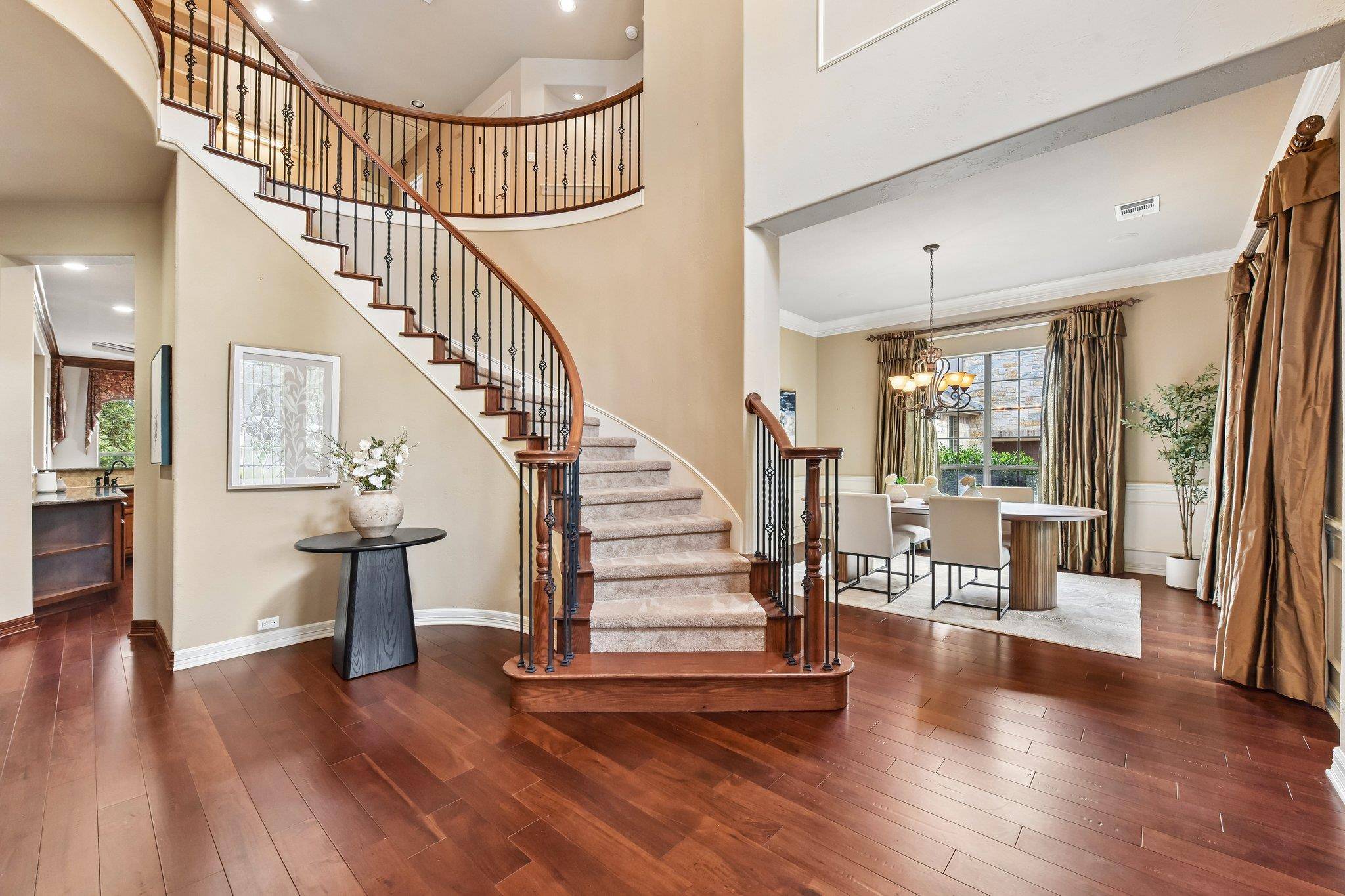 10500 Avery Club DR #10, Austin, TX 78717