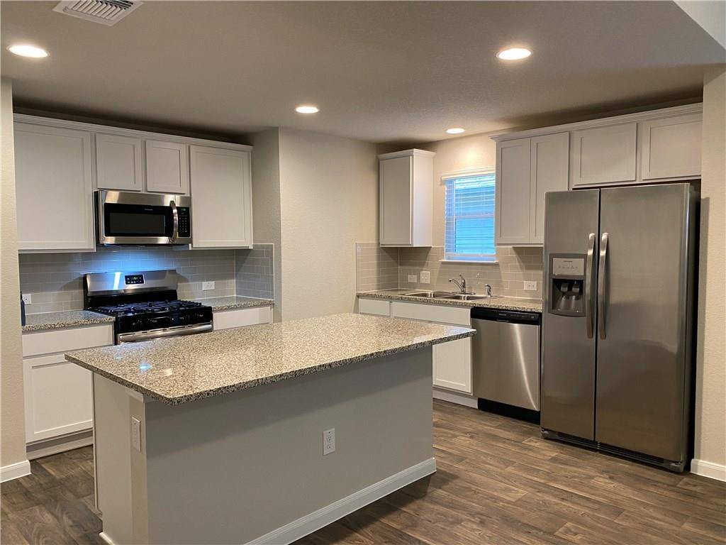 111 Craft ST, Hutto, TX 78634